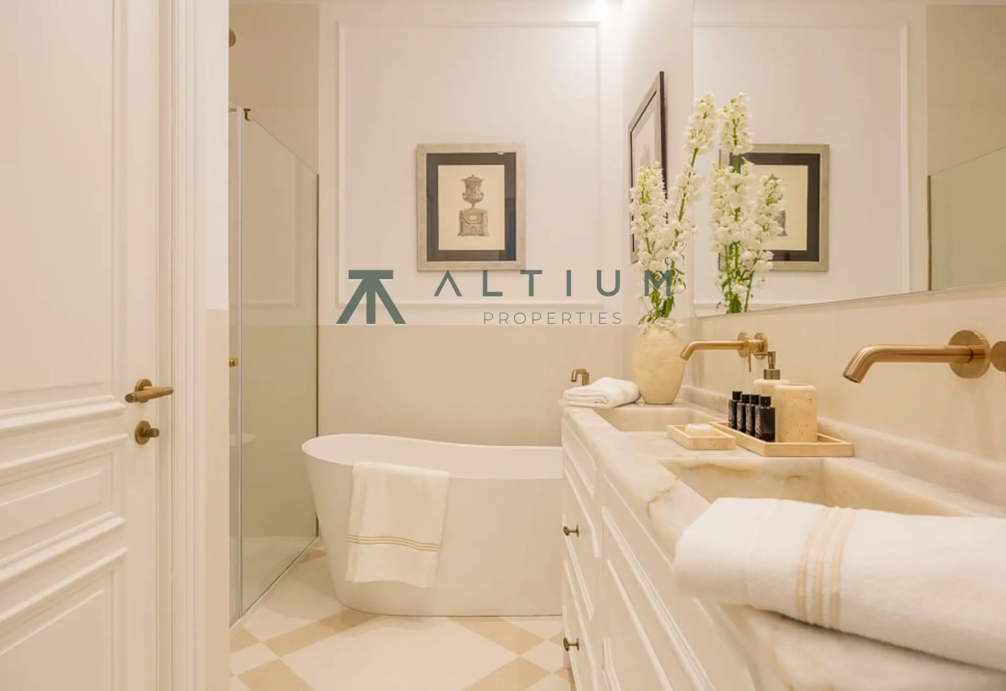 Cuatro suites y una escala residencial excepcional en Recoletos