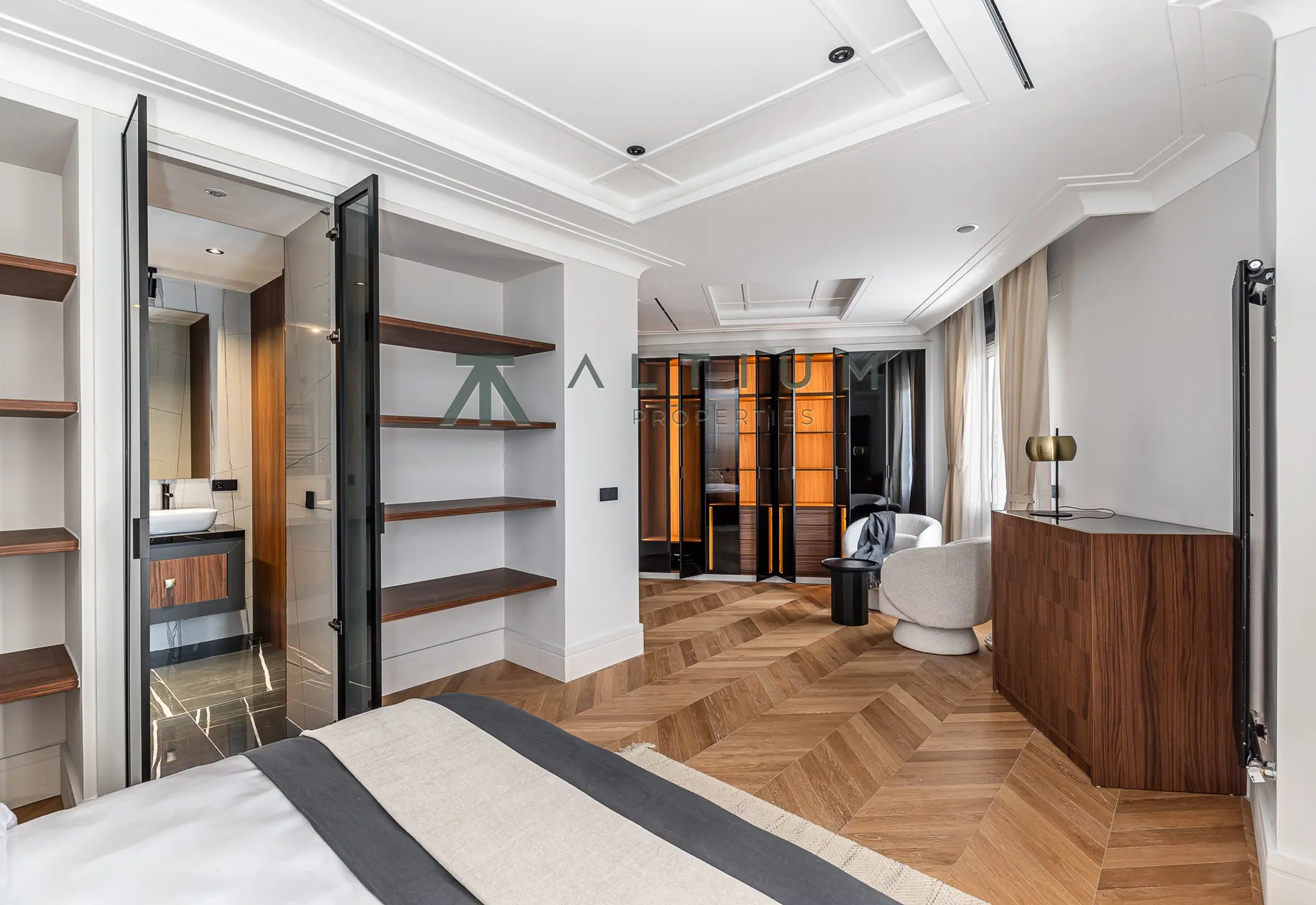 A 77 sqm living area within a grand Castellana residence