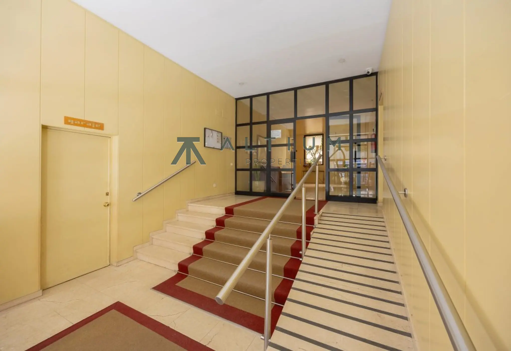 Una casa de tres dormitorios con proporciones de gran residencia