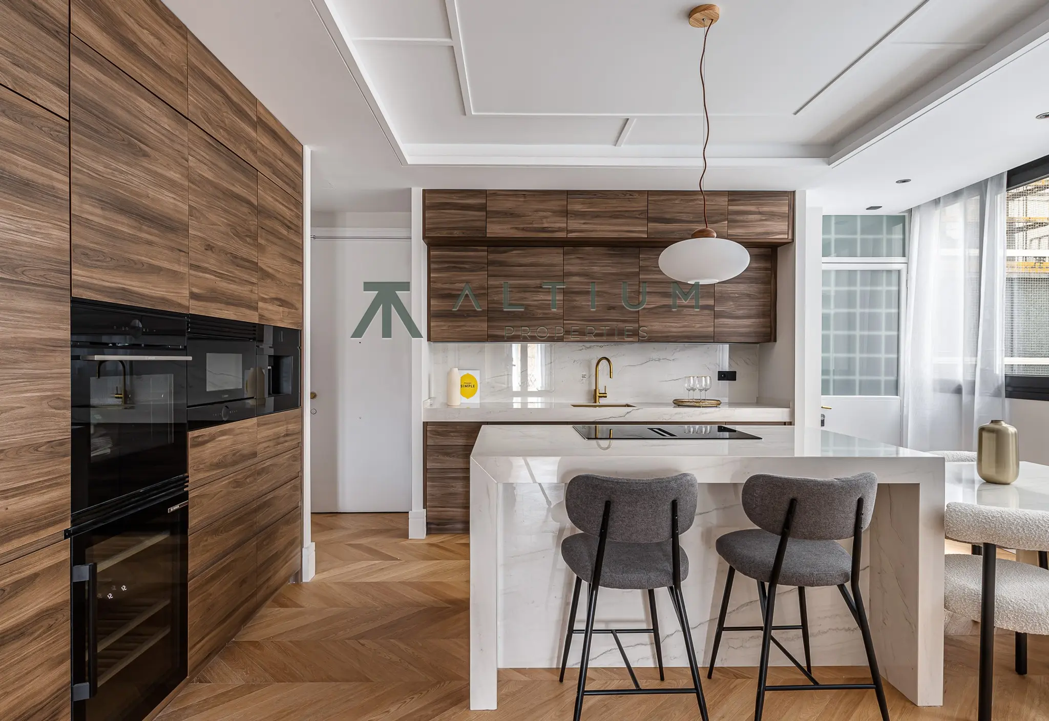 A 77 sqm living area within a grand Castellana residence