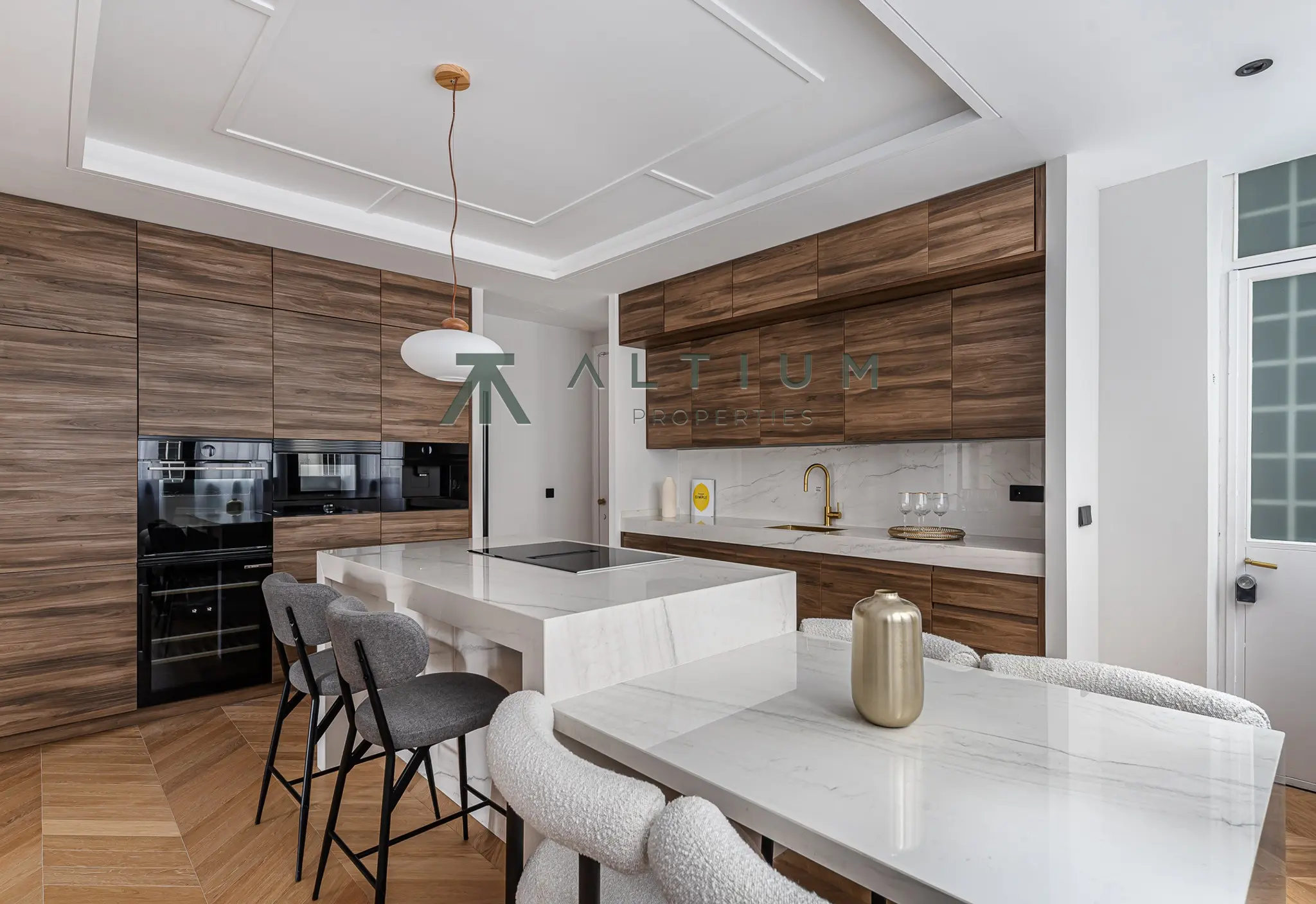 A 77 sqm living area within a grand Castellana residence
