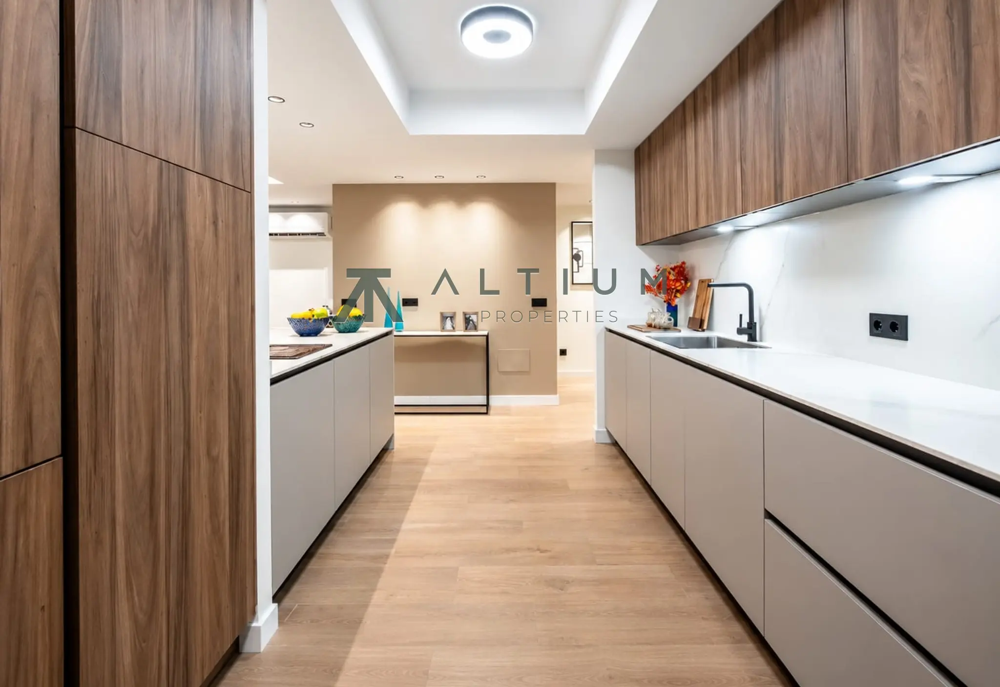 A fully exterior-facing home with a terrace in Goya