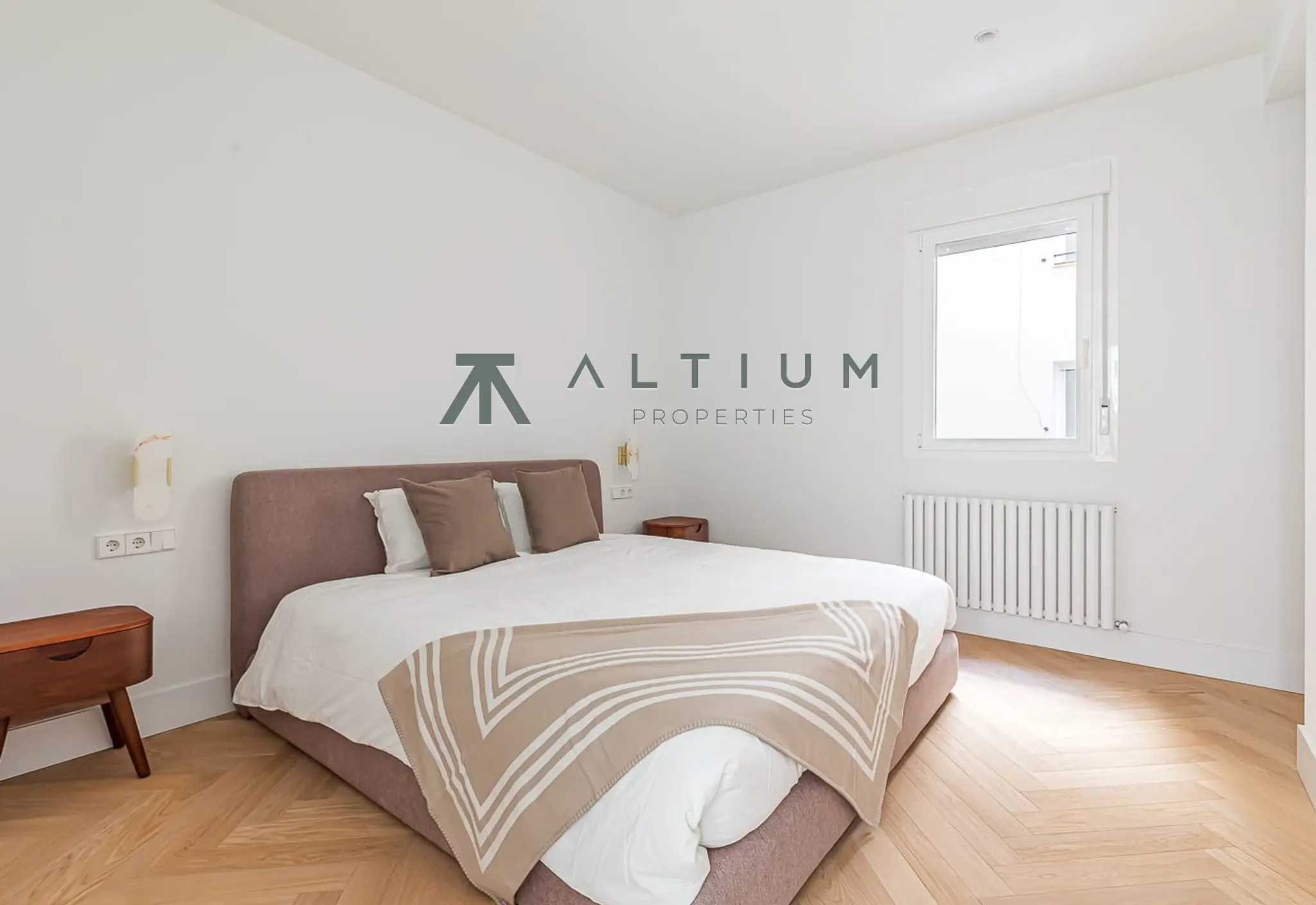 Interior en Malasaña — Amplitud y vida cultural en Universidad (40 de 49)