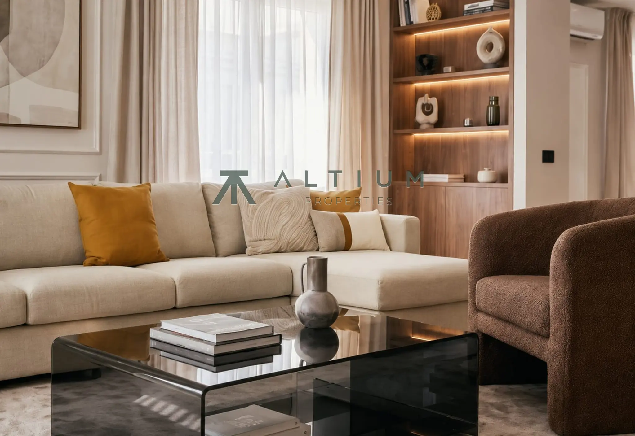 Gran zona de día y tres suites en Lista