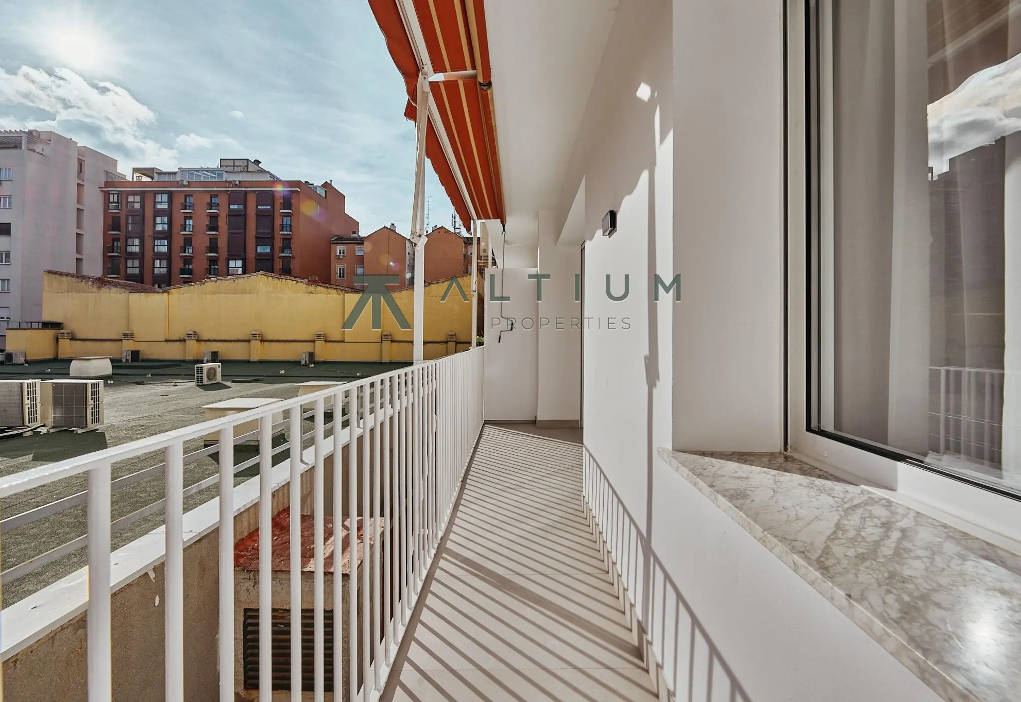 Balcones interiores y una distribución generosa