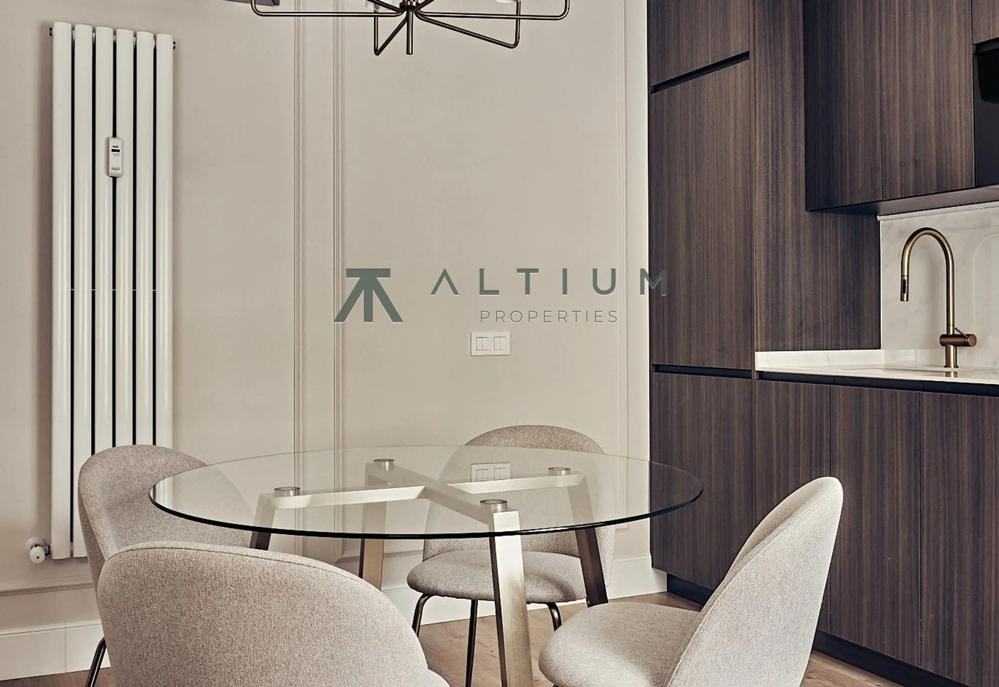 92 m² reformados con balcón en Lista