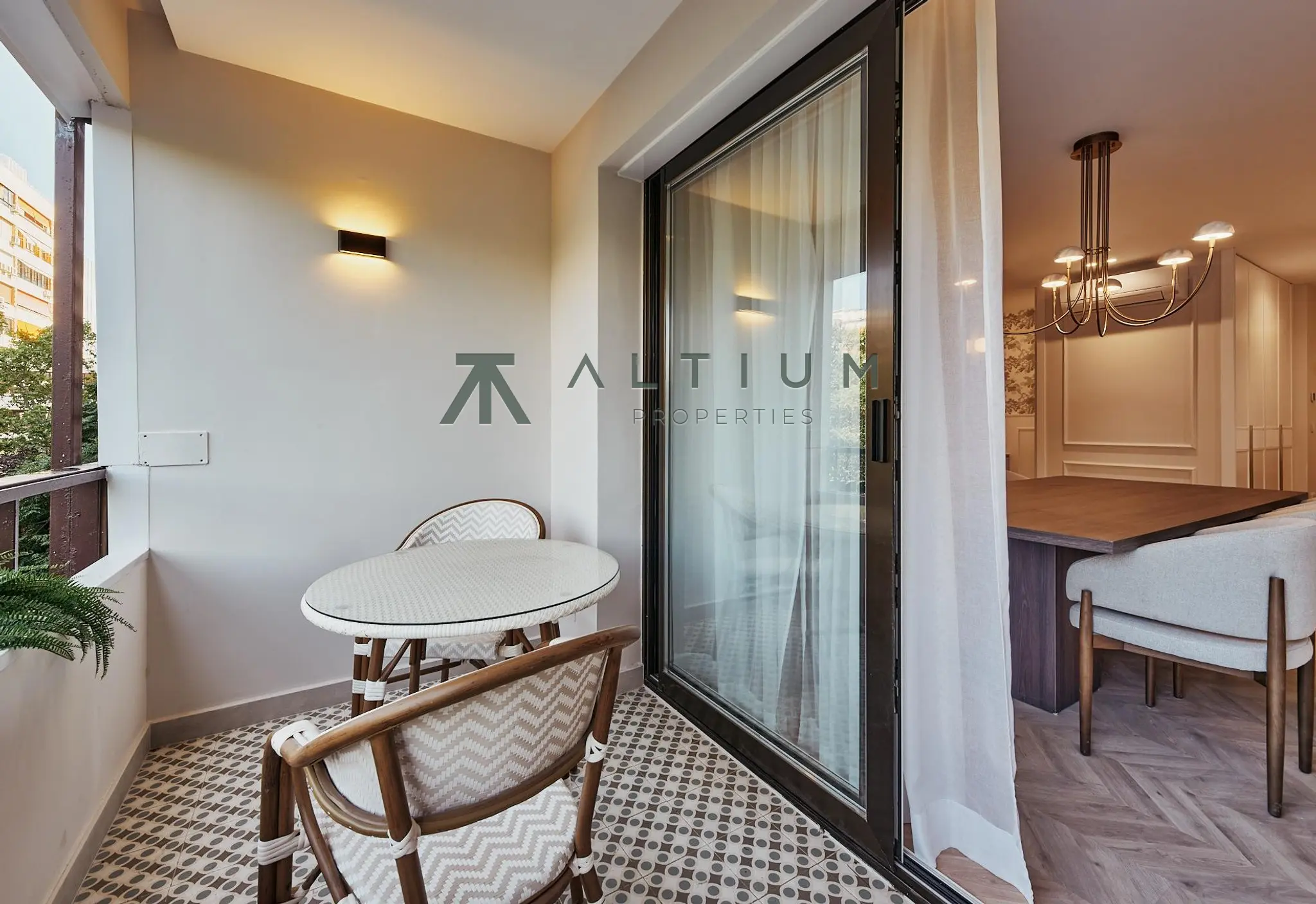 Interior en Lista — Terraza y vida cómoda en Lista (5 de 22)