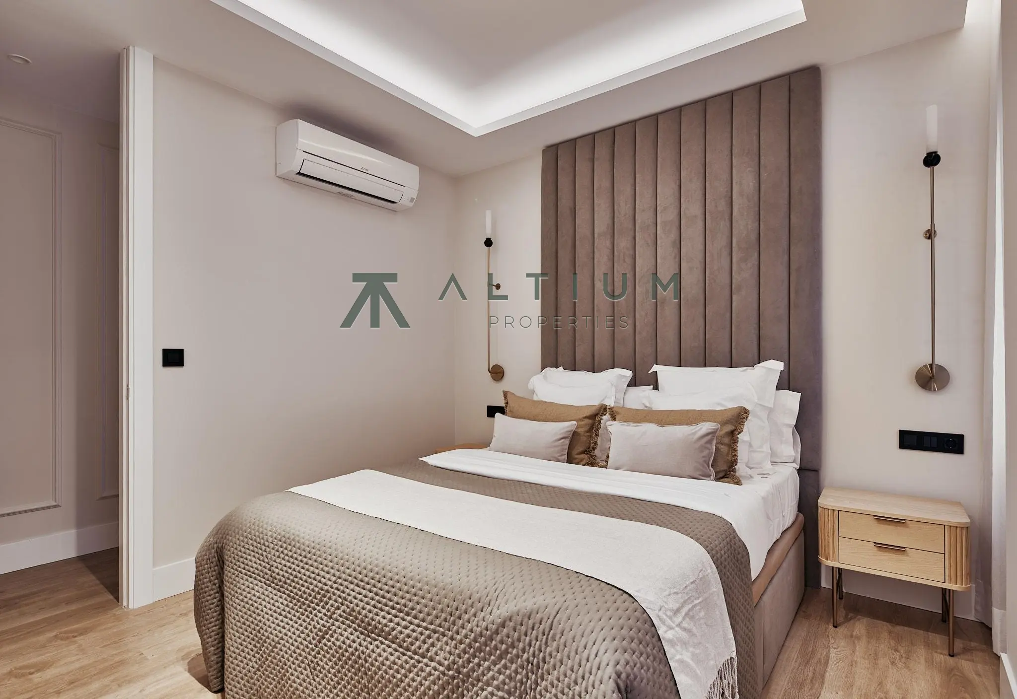 Tres suites en una casa pensada hacia dentro