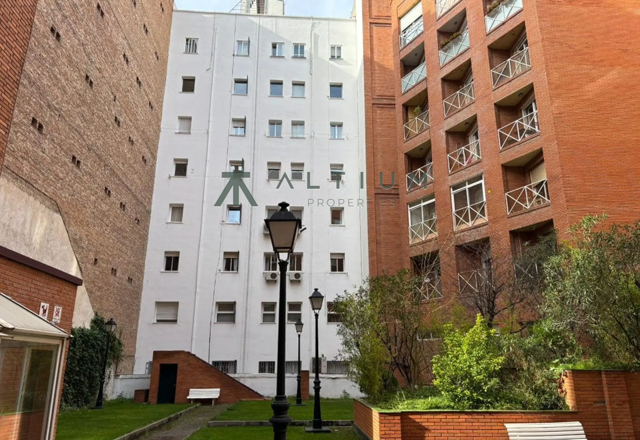 Dúplex con piscina y garaje en Goya