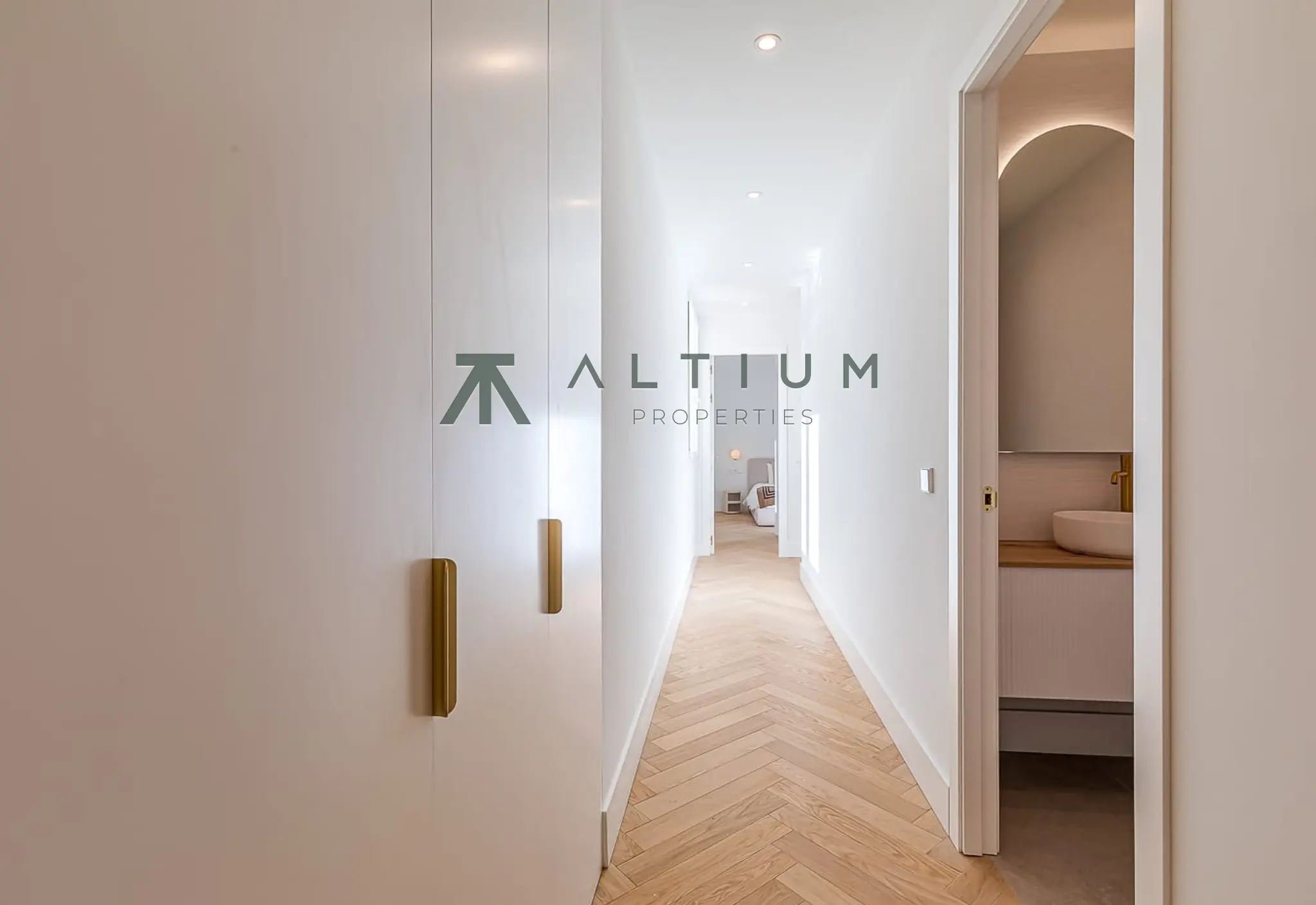 Interior en Malasaña — Amplitud y vida cultural en Universidad (17 de 49)
