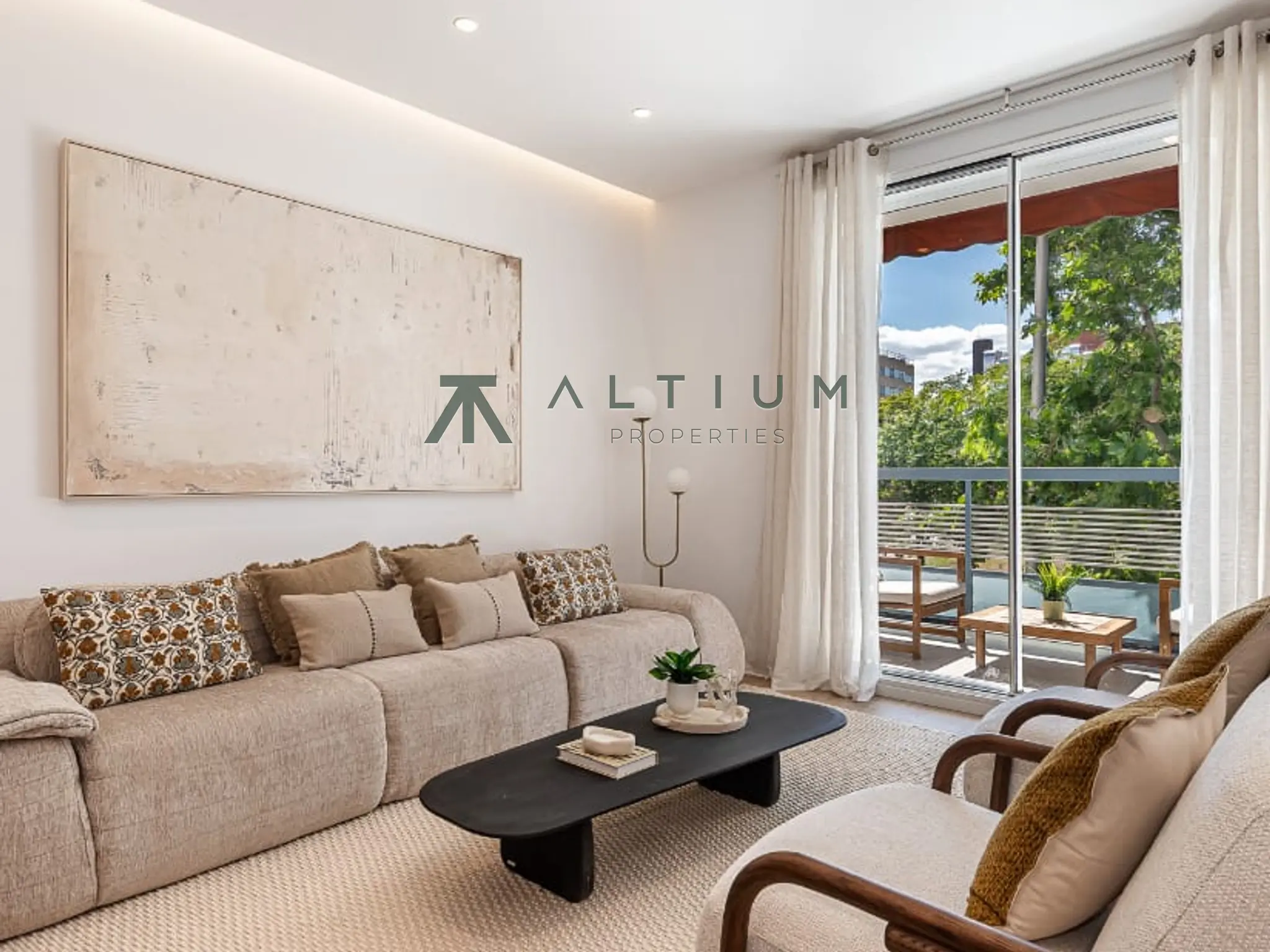 Piso de 4 dormitorios y 160 m2 en Retiro - Ibiza en venta — Cuatro dormitorios y terraza en Ibiza