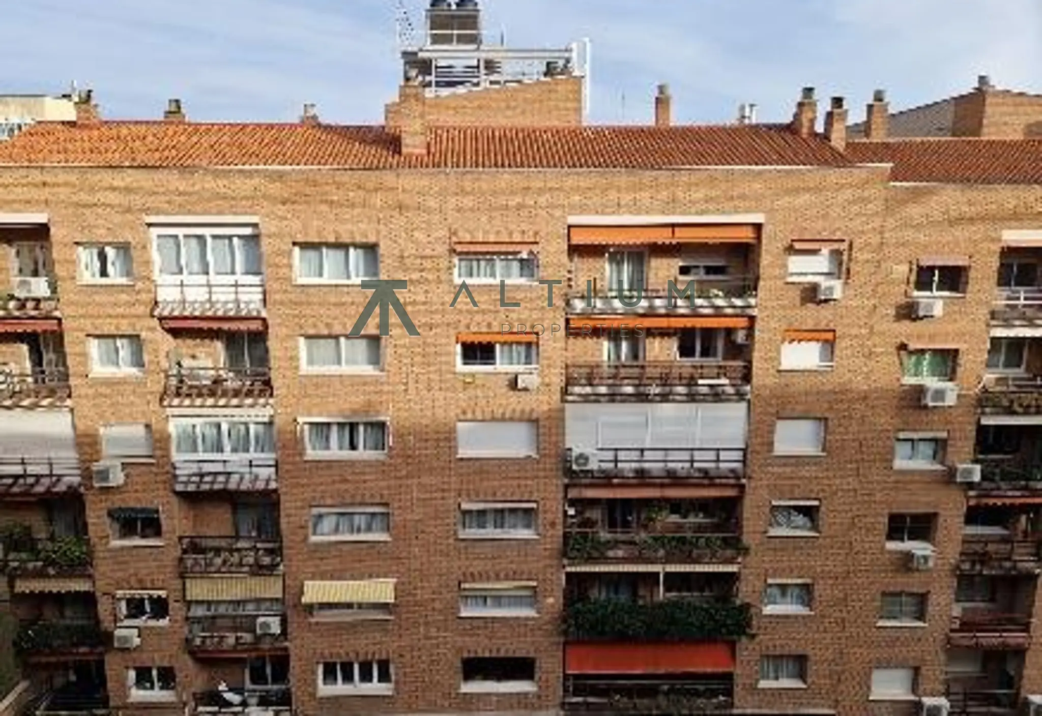Terraza, luz de mañana y calma interior