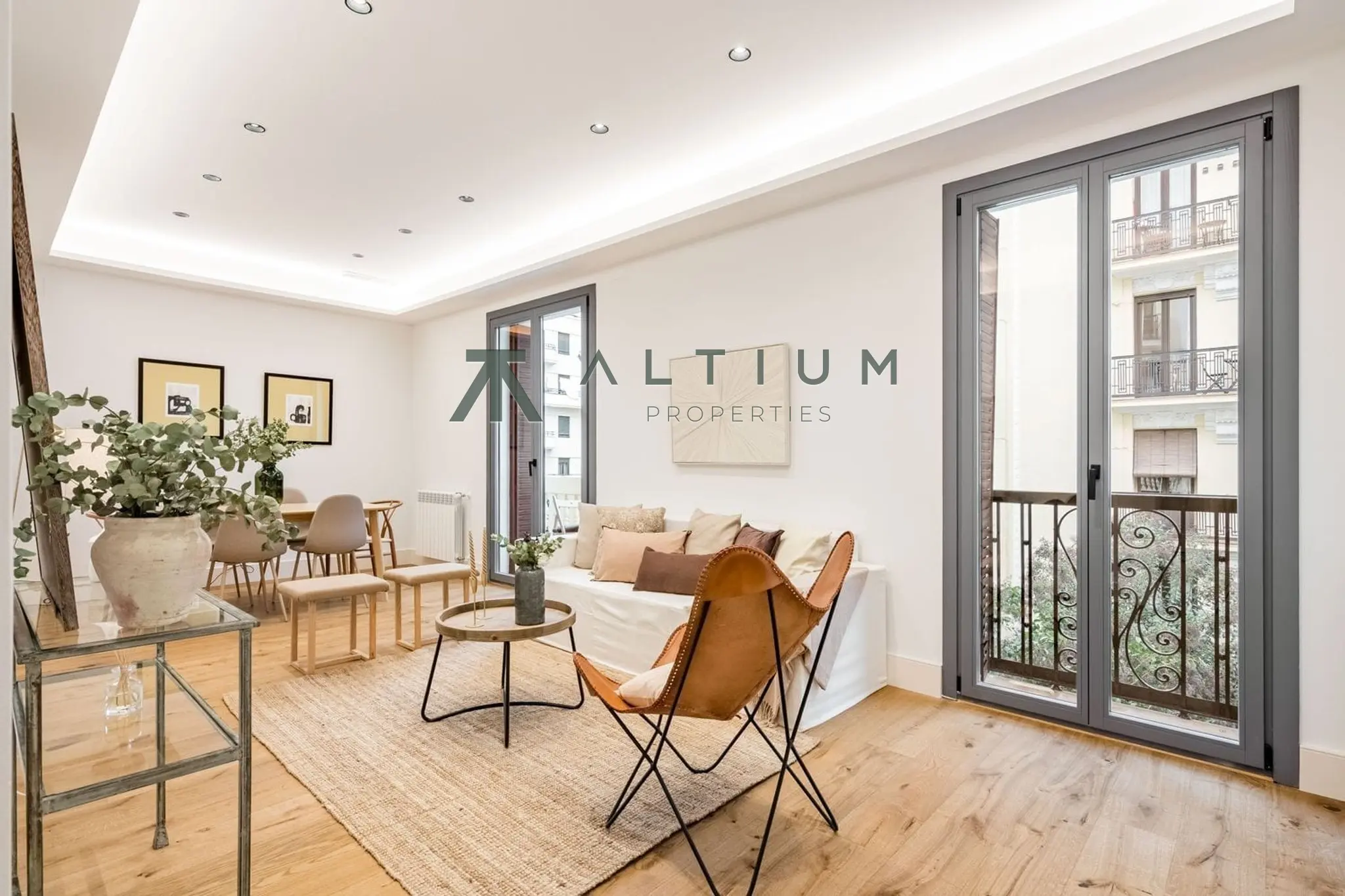 Piso de 3 dormitorios y 101 m2 en Retiro - Ibiza en venta — Pieza clásica de 101 m² a pasos del Retiro