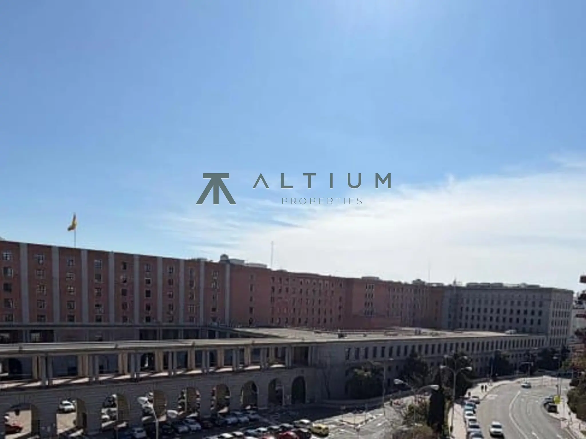 Terraza, garaje y 195 m² para crear en Ríos Rosas