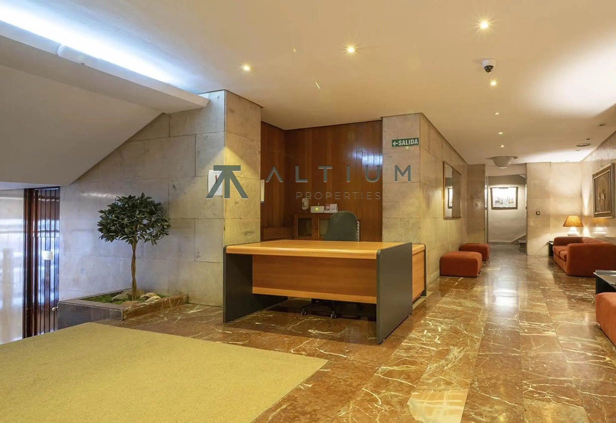 195 m², tres balcones y mucha luz en Goya