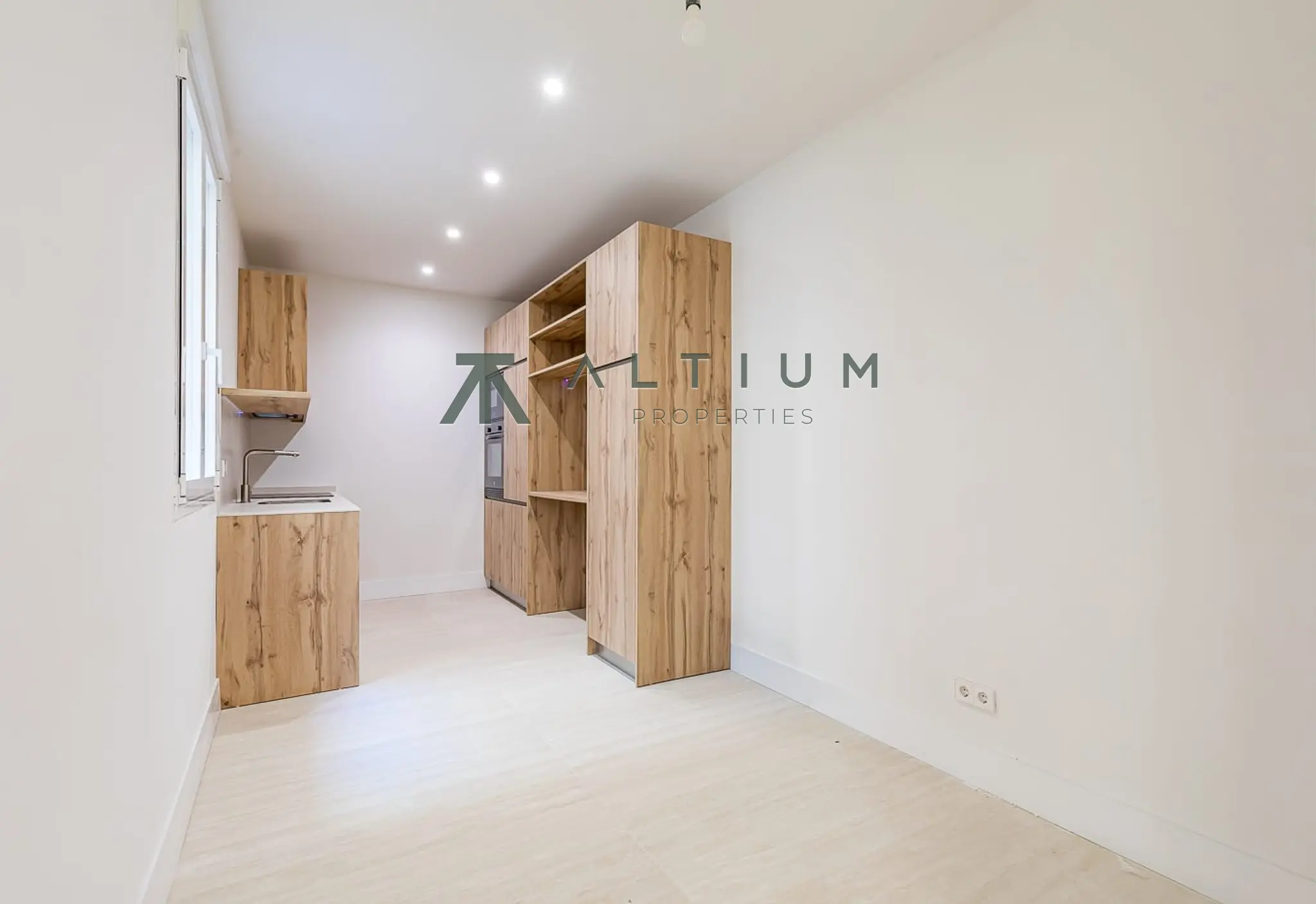 Interior en Malasaña — Amplitud y vida cultural en Universidad (13 de 49)