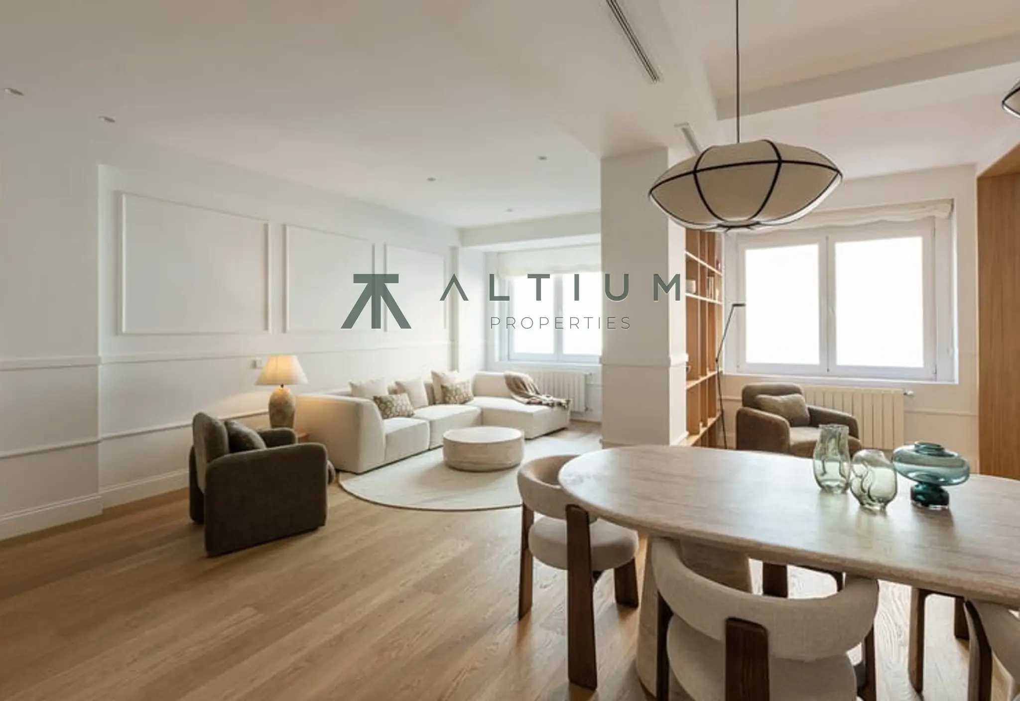 Piso de 3 dormitorios y 238 m2 en Barrio de Salamanca - Recoletos en venta — Tres terrazas y diseño contemporáneo en Recoletos
