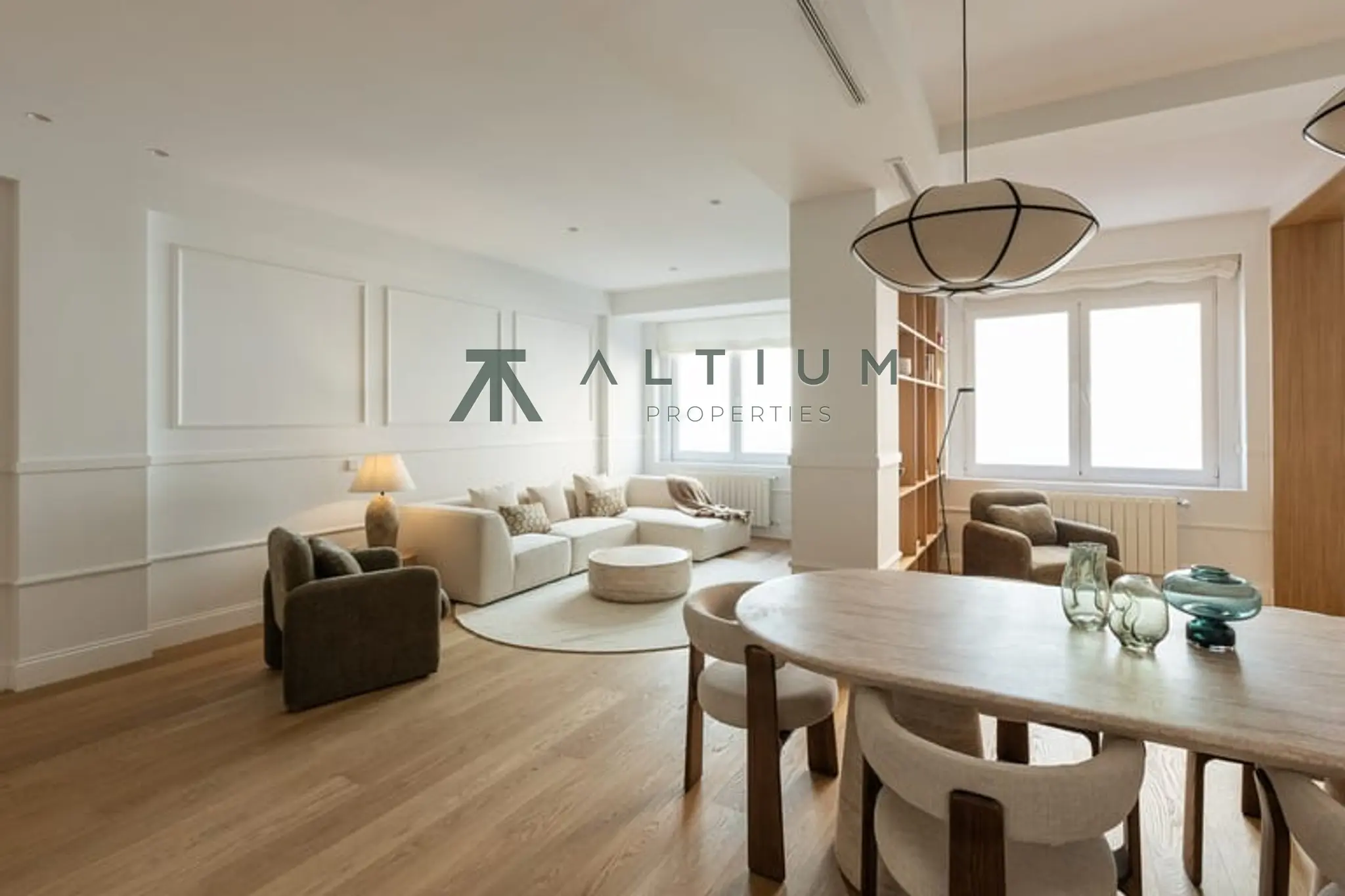 Piso de 3 dormitorios y 238 m2 en Barrio de Salamanca - Recoletos en venta — Tres terrazas y diseño contemporáneo en Recoletos