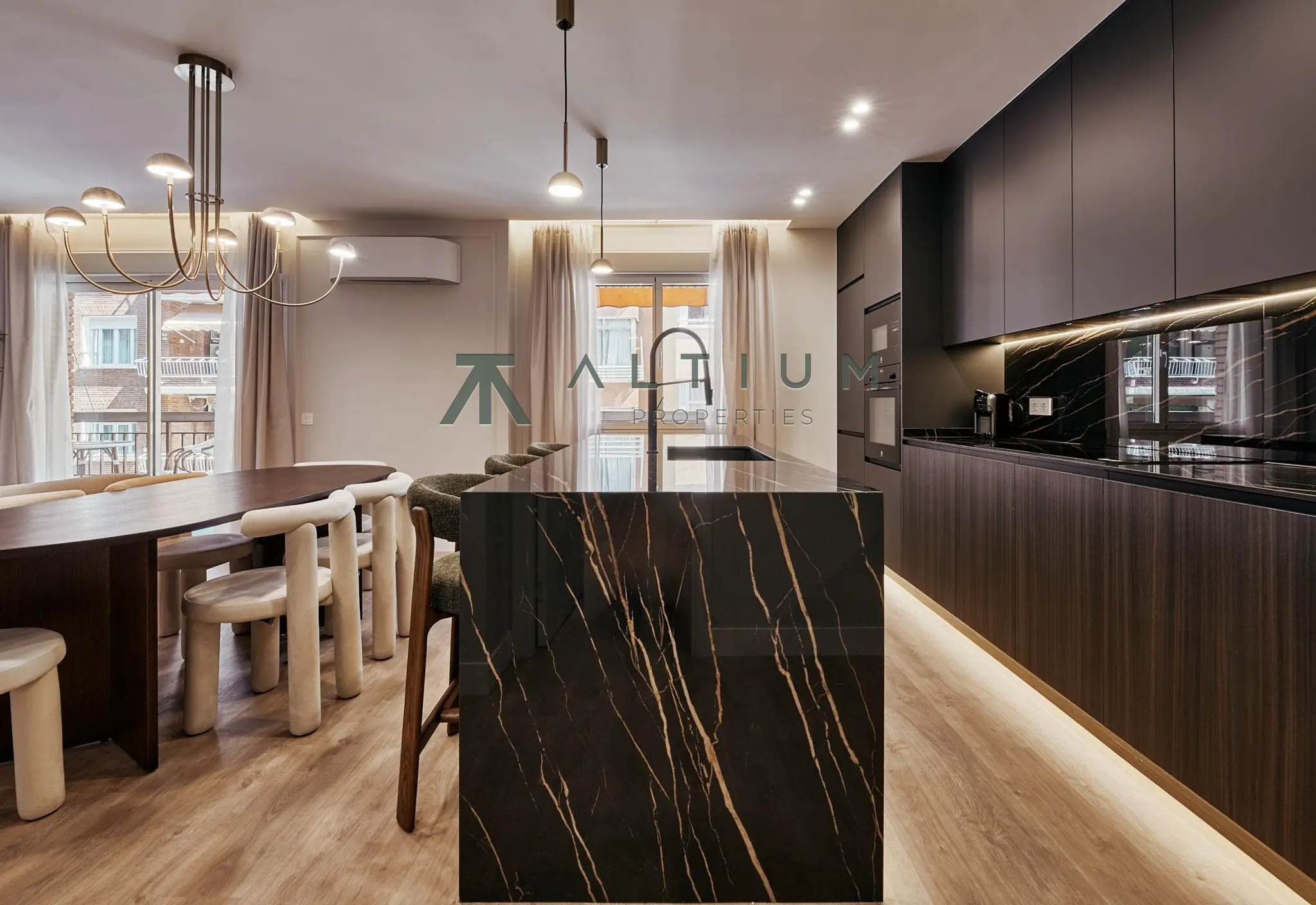 Interior en Lista — Terraza, garaje y tres dormitorios en Lista (7 de 20)