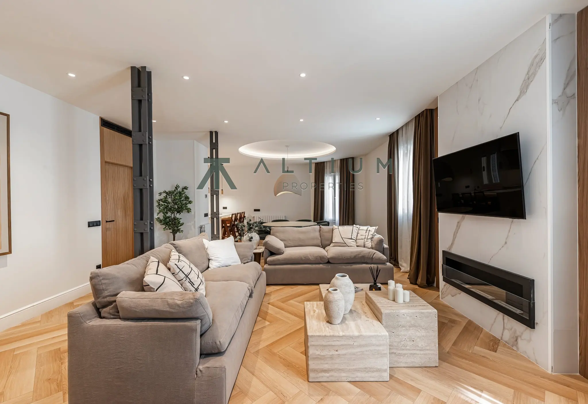 Piso de 3 dormitorios y 192 m2 en Barrio de Salamanca - Lista en venta — Luz en cuatro orientaciones y terraza privada en Lista