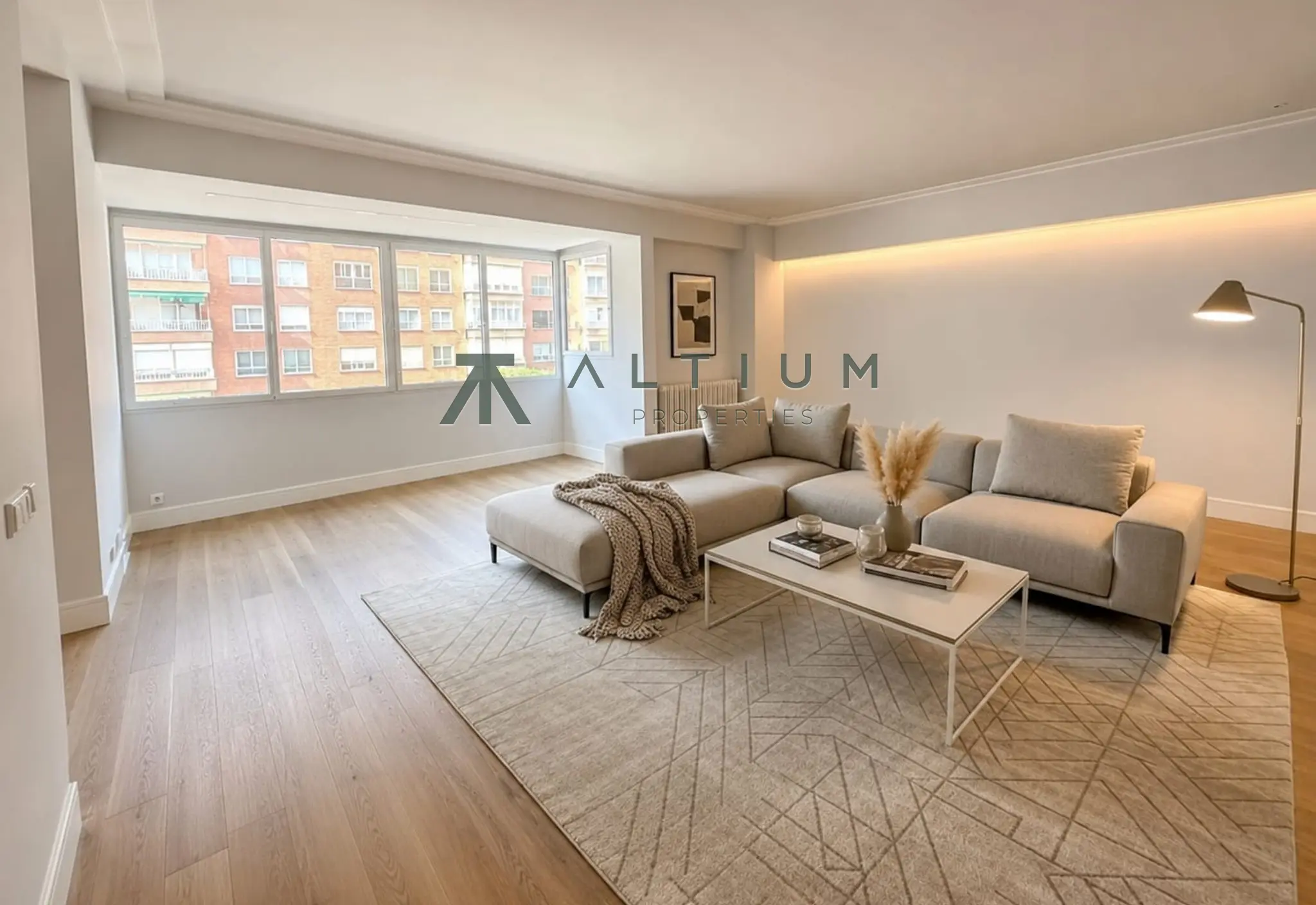 Piso de 5 dormitorios y 259 m2 en Barrio de Salamanca - Guindalera en venta — Reforma contemporánea para una gran vida familiar en Guindalera