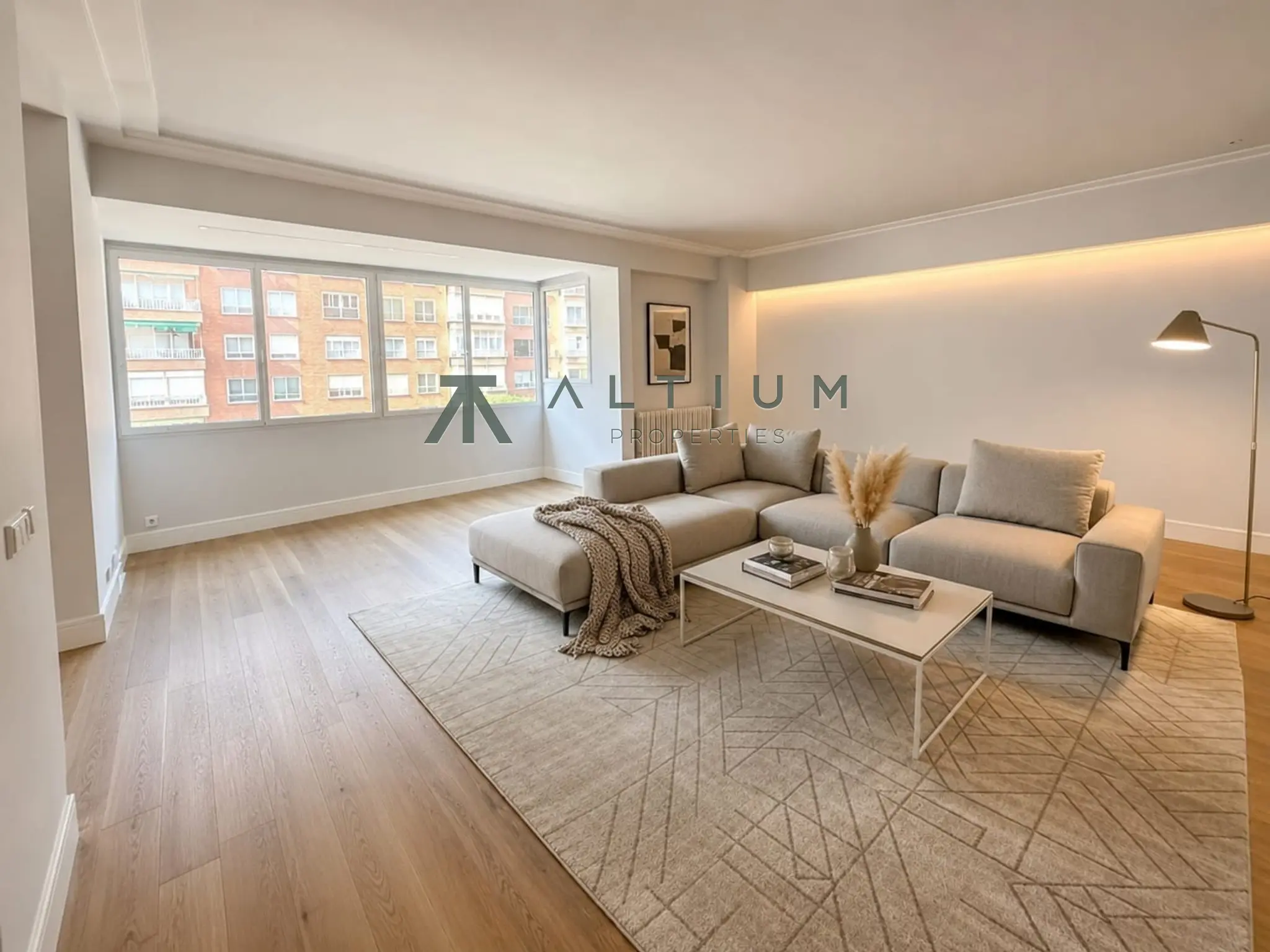 Piso de 5 dormitorios y 259 m2 en Barrio de Salamanca - Guindalera en venta — Reforma contemporánea para una gran vida familiar en Guindalera