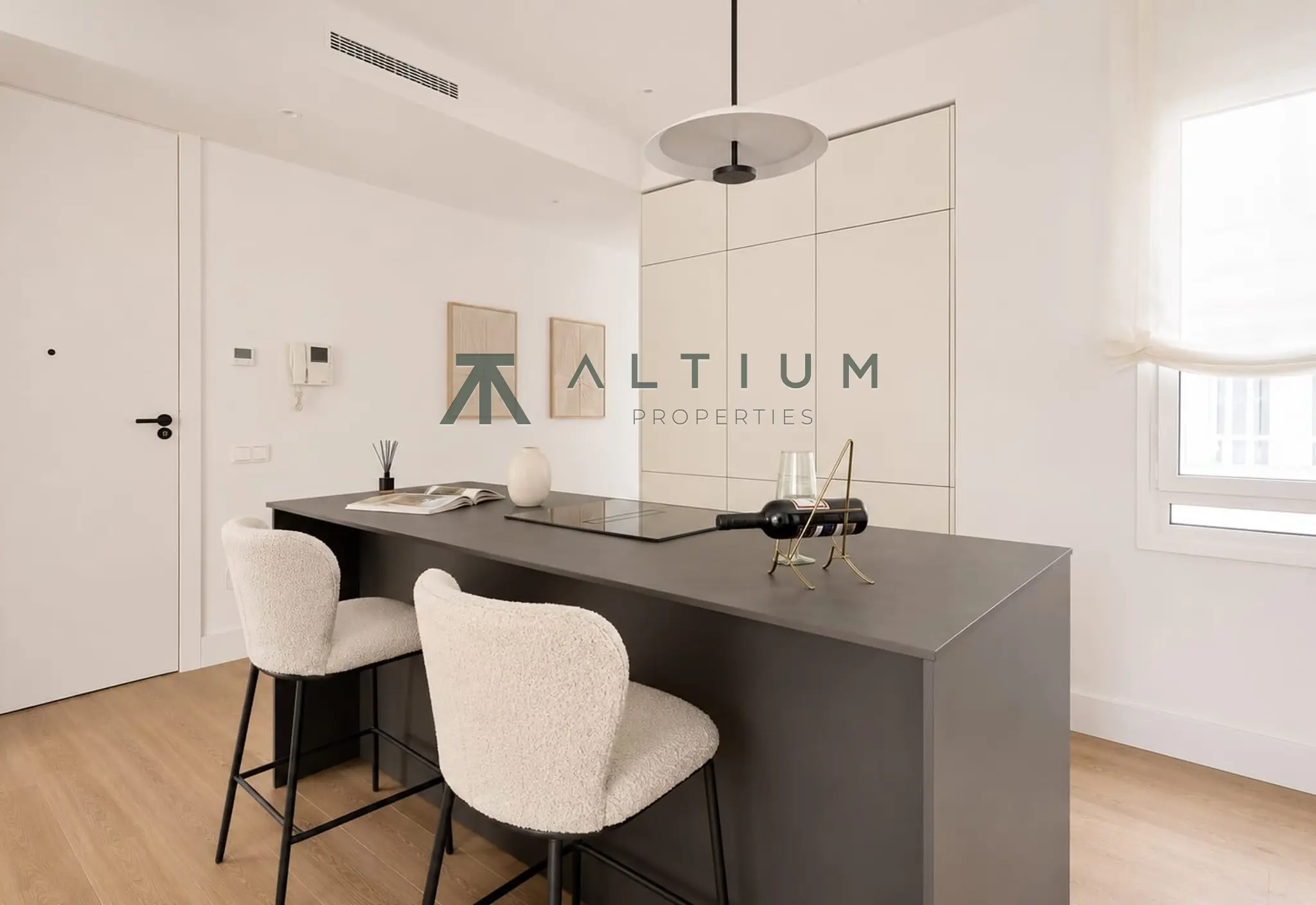 Interior en Lista — Cocina abierta y estilo sofisticado en Lista (5 de 18)