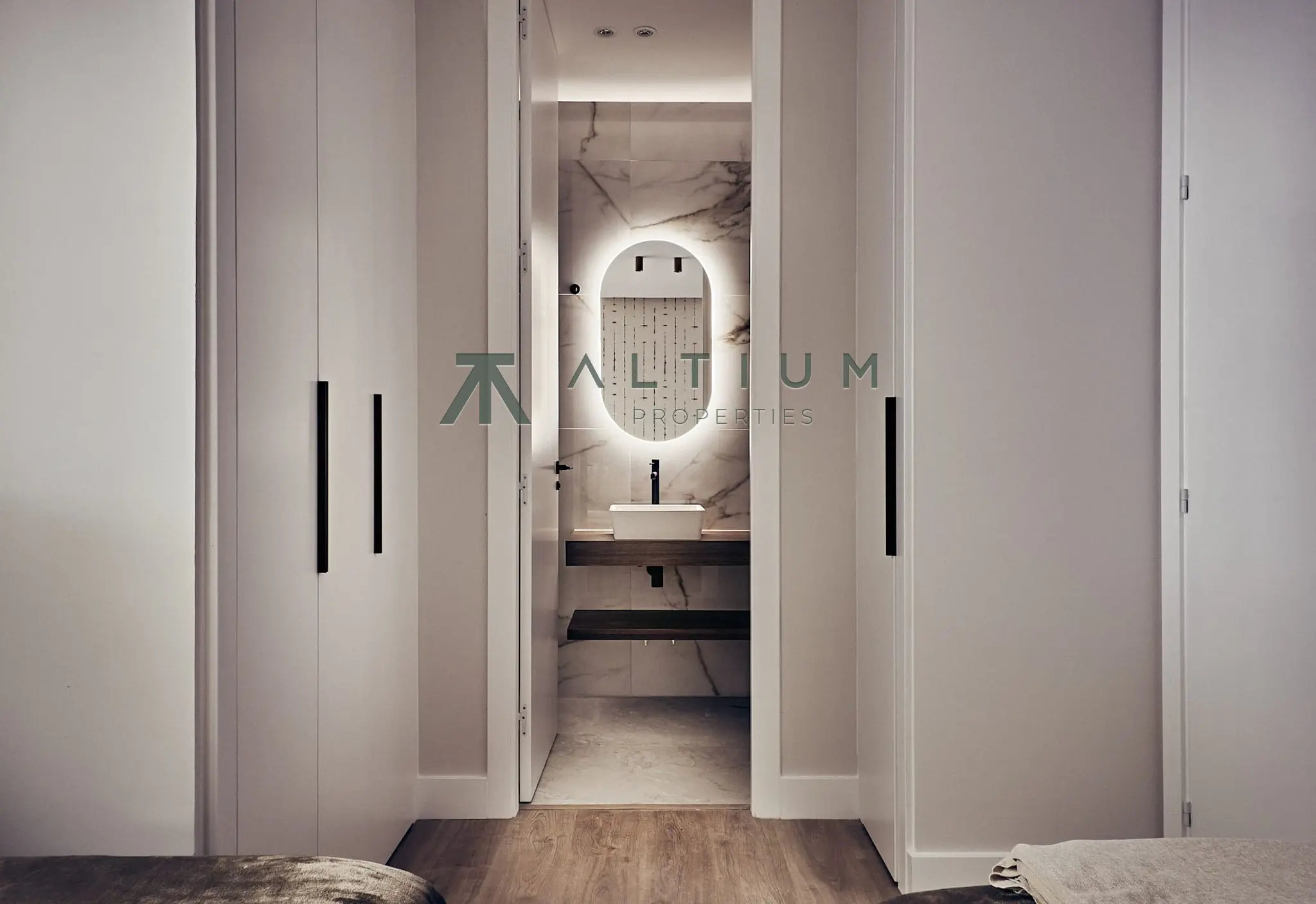 216 m², luz suroeste y cuatro dormitorios en Goya