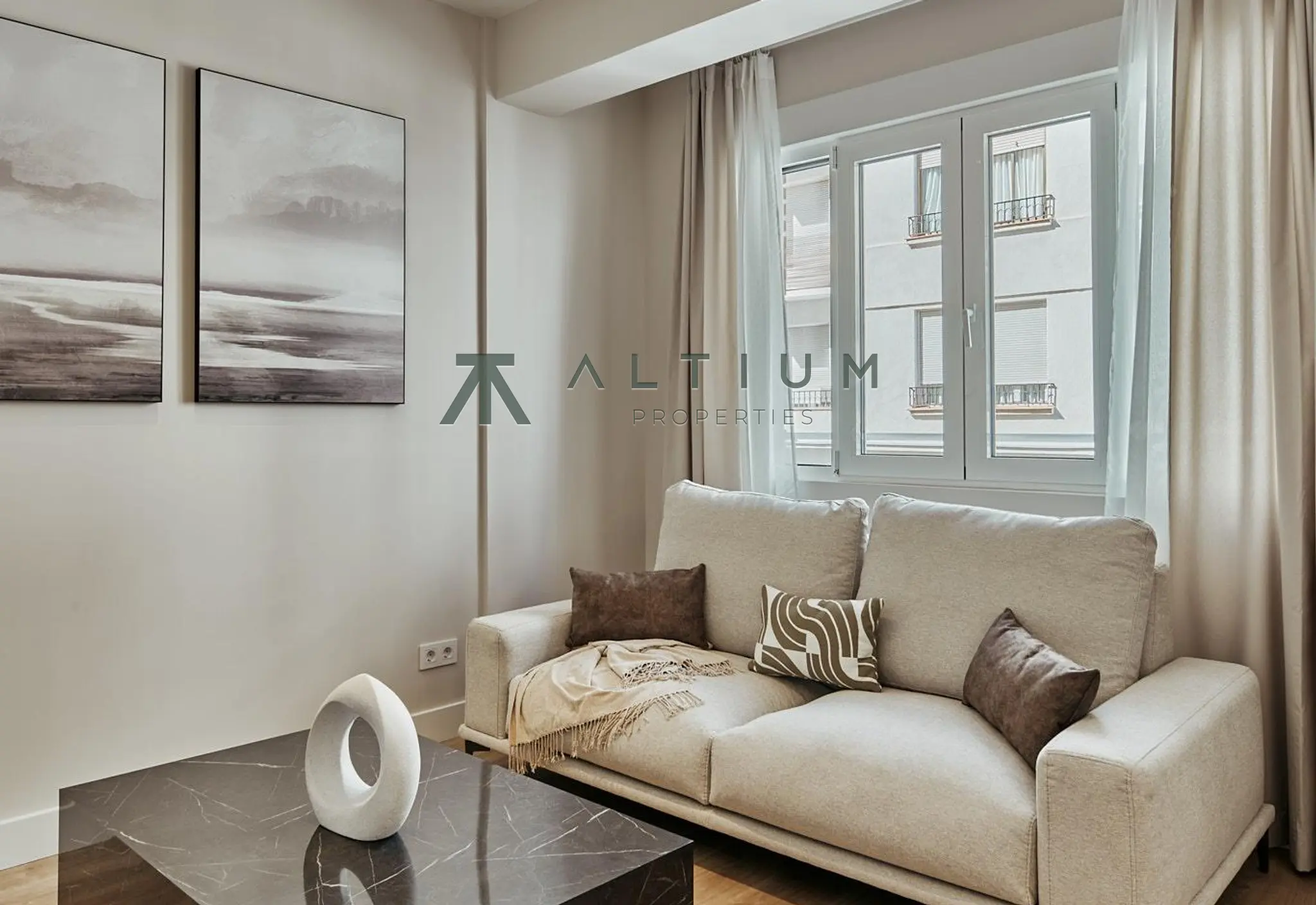 A renovated exterior-facing second-floor home in Lista