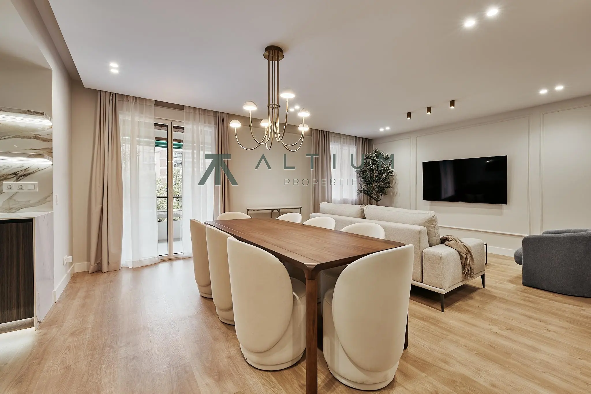 Piso de 3 dormitorios y 152 m2 en Barrio de Salamanca - Lista en venta — Terraza, garaje y trastero en Lista