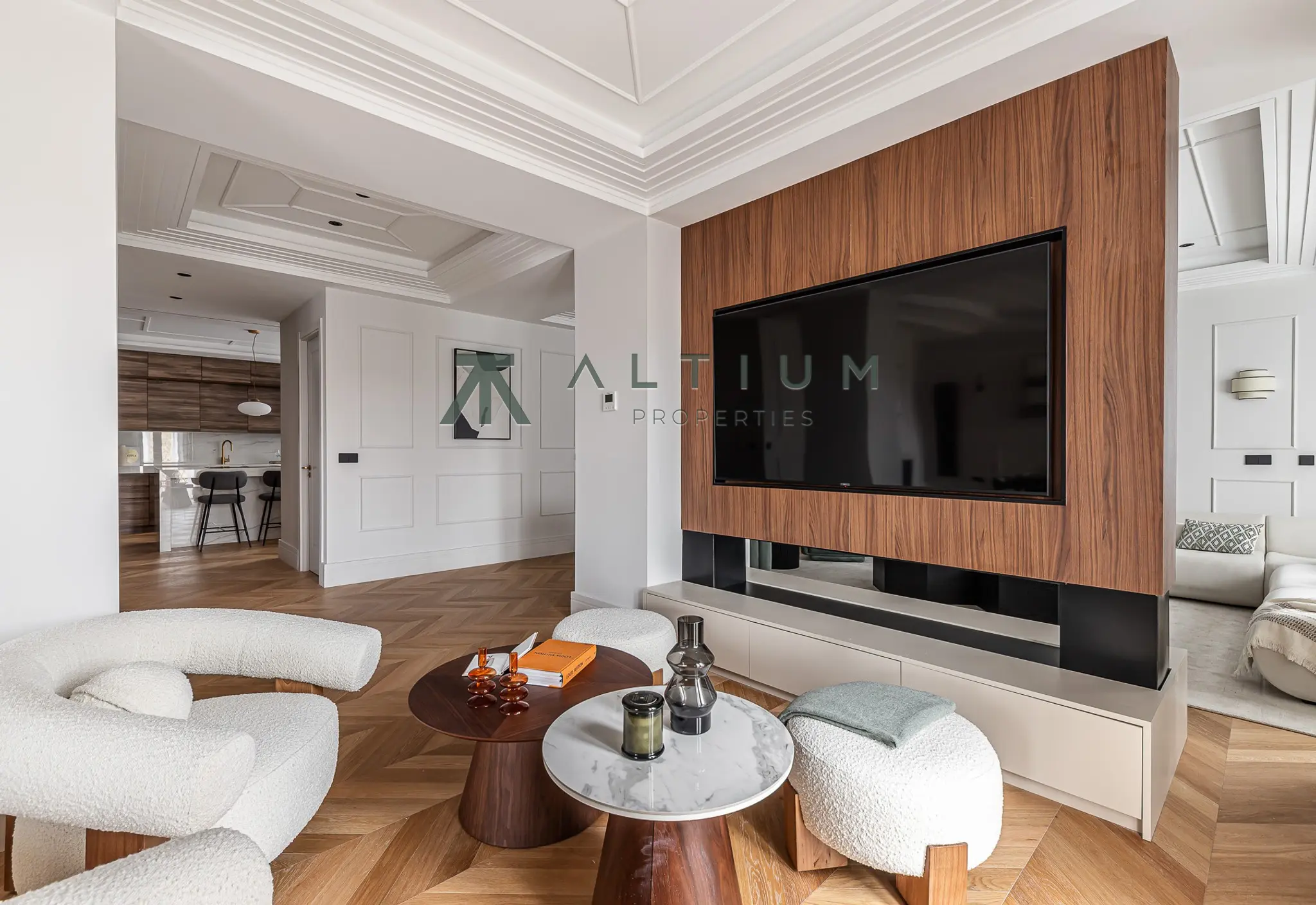 A 77 sqm living area within a grand Castellana residence