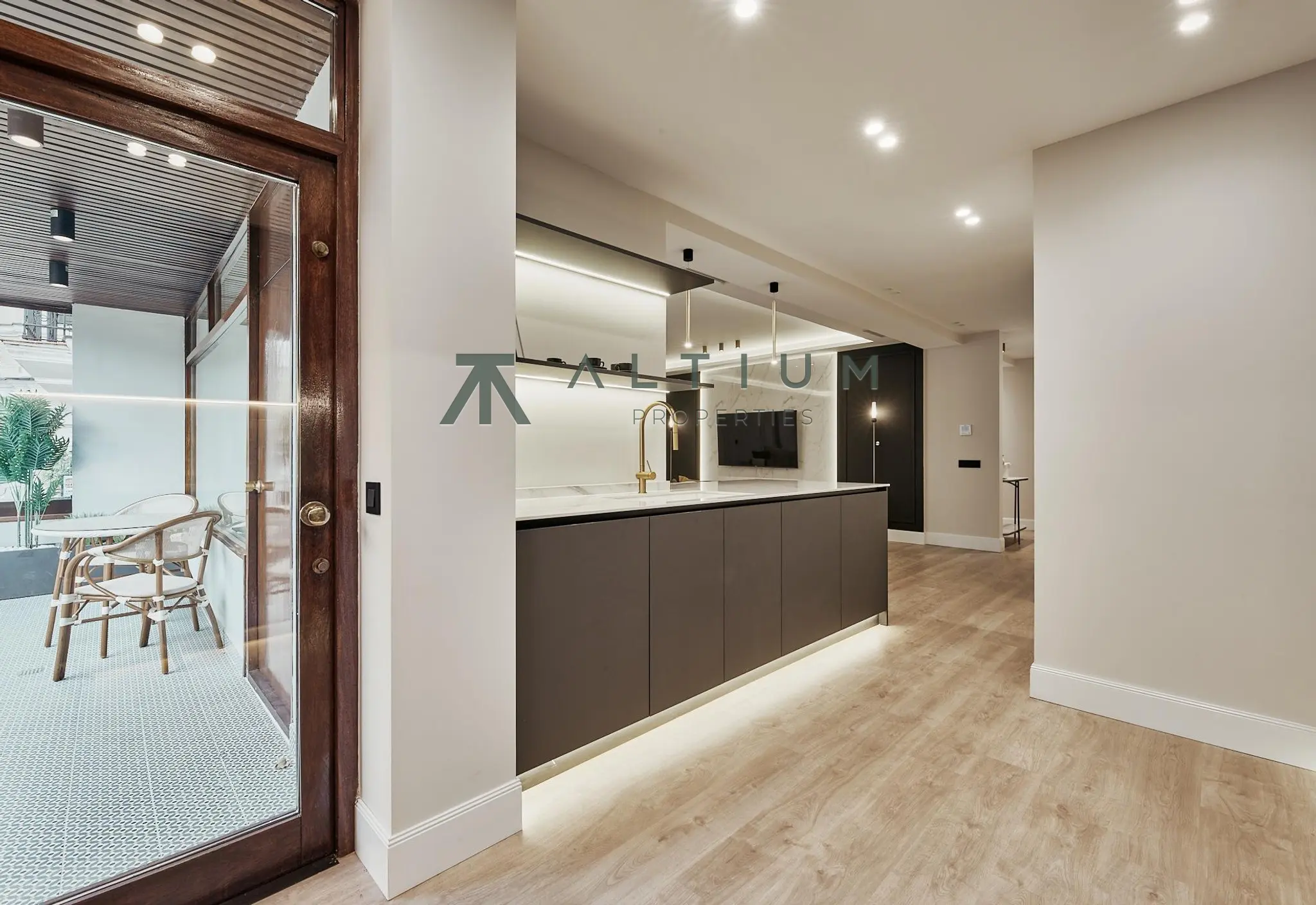 Three bedrooms and a terrace in Castellana