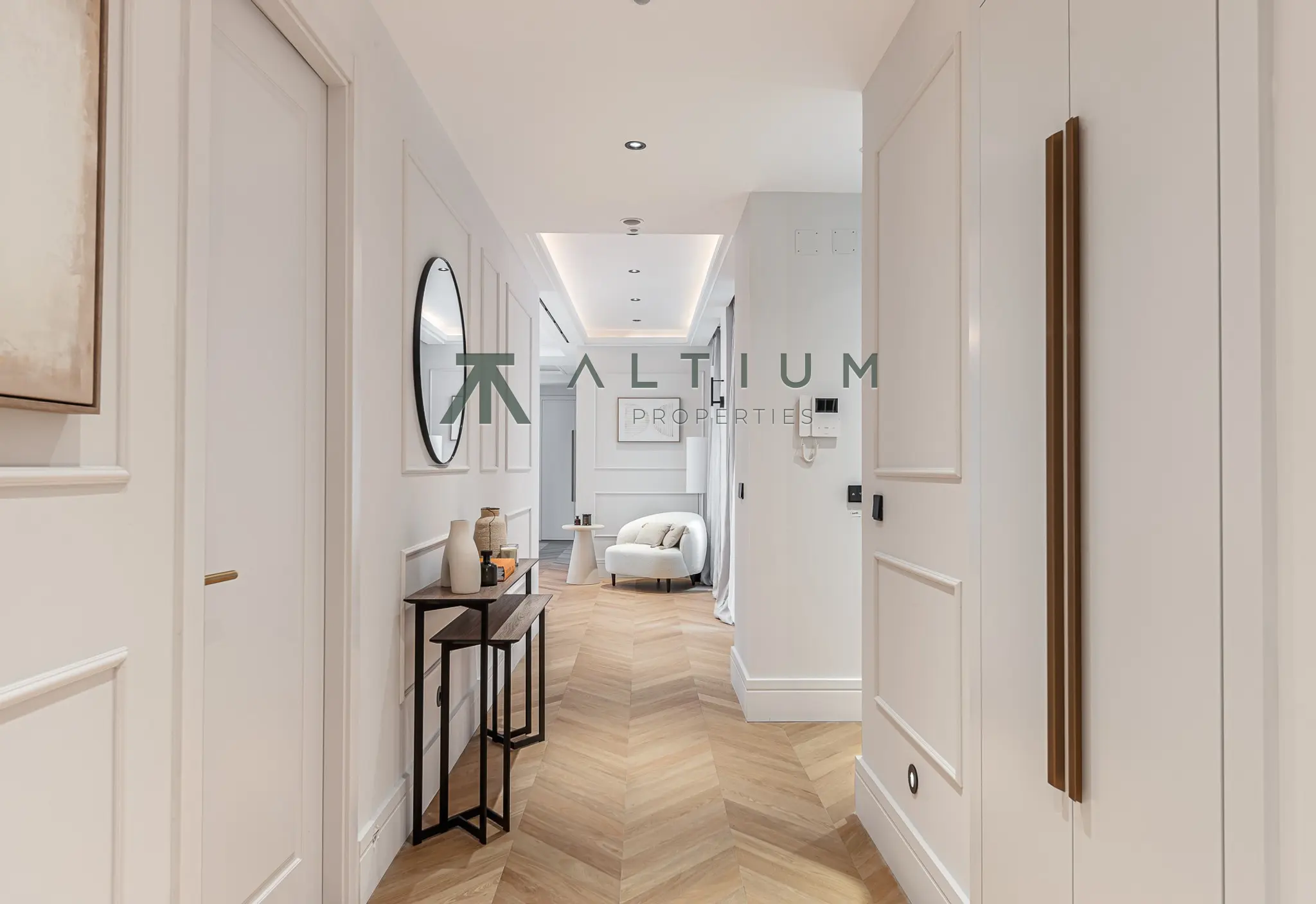 A 77 sqm living area within a grand Castellana residence
