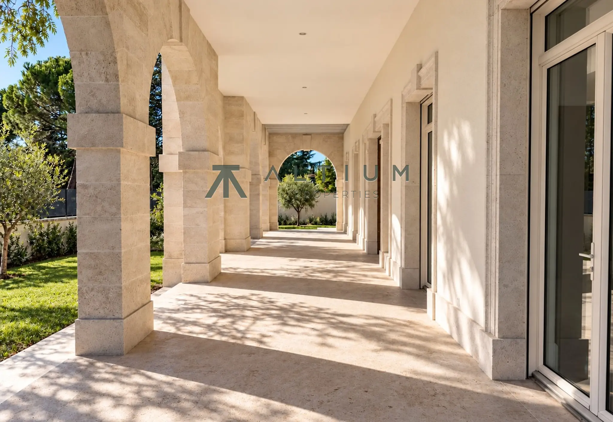 La elegancia de un château francés reinterpretada en Madrid