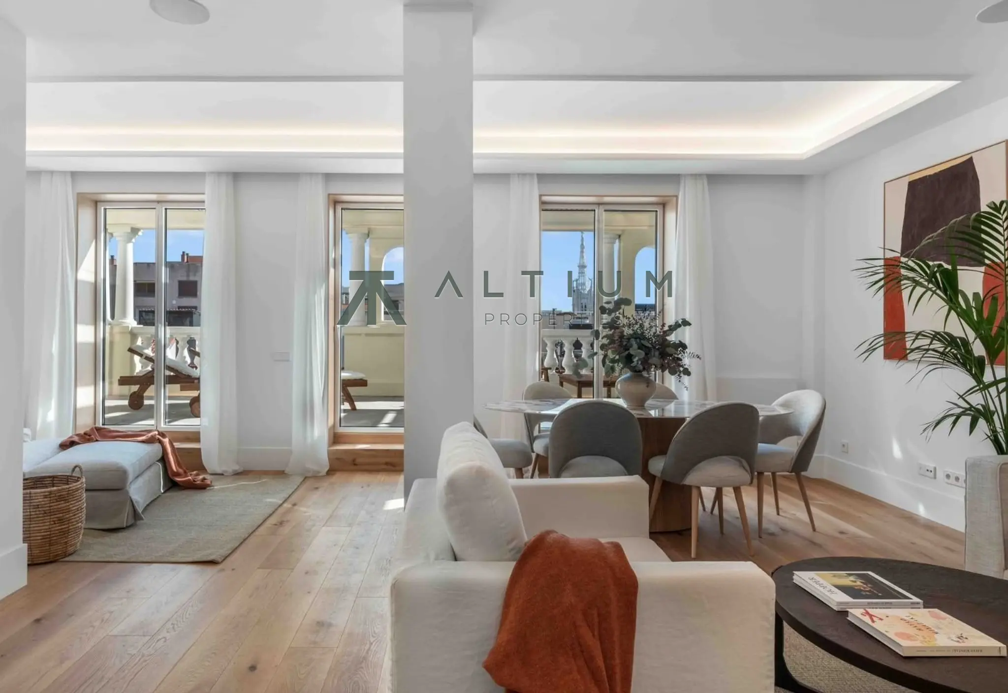 26 m² de terraza sobre los tejados de Recoletos