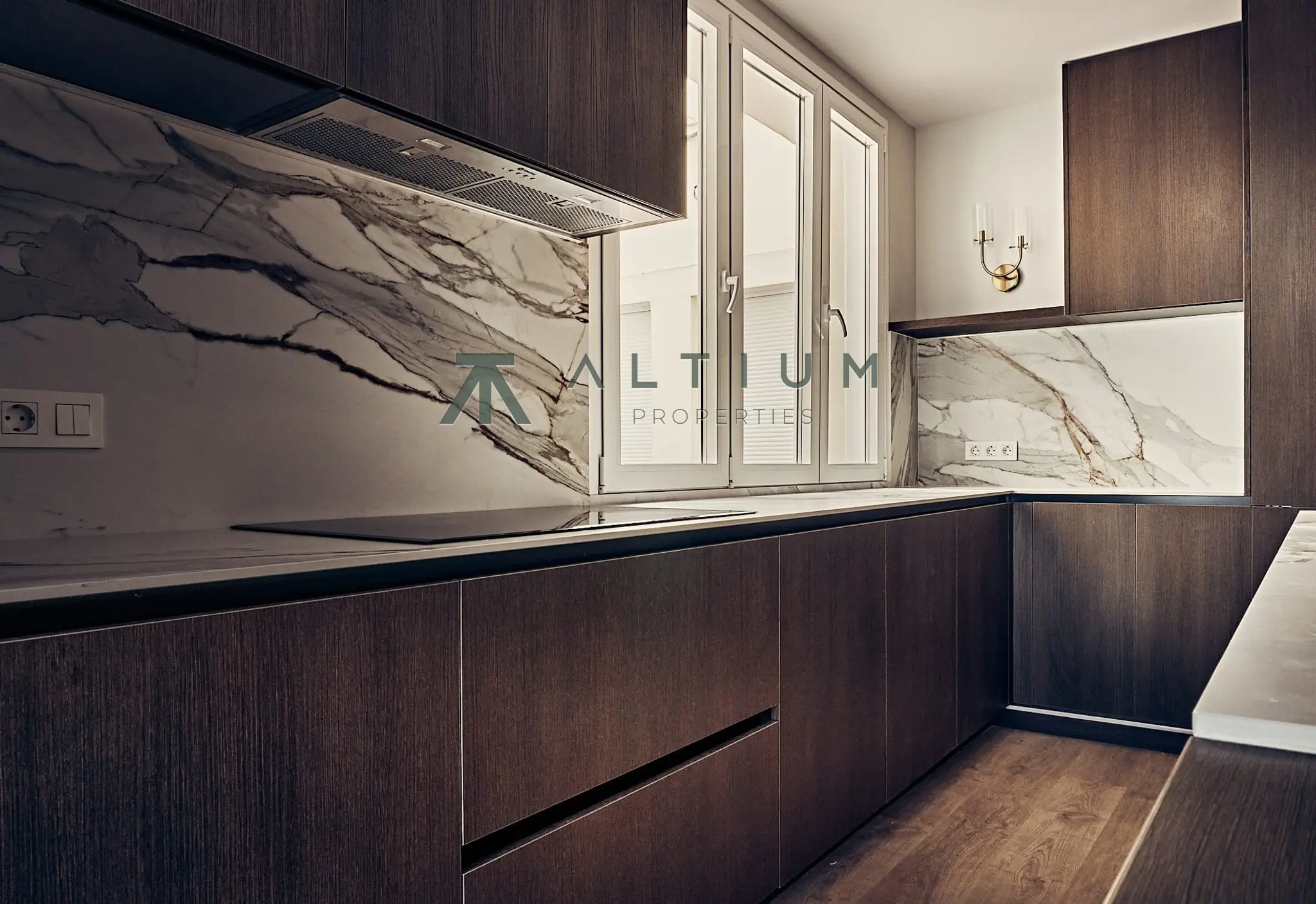 216 m², luz suroeste y cuatro dormitorios en Goya