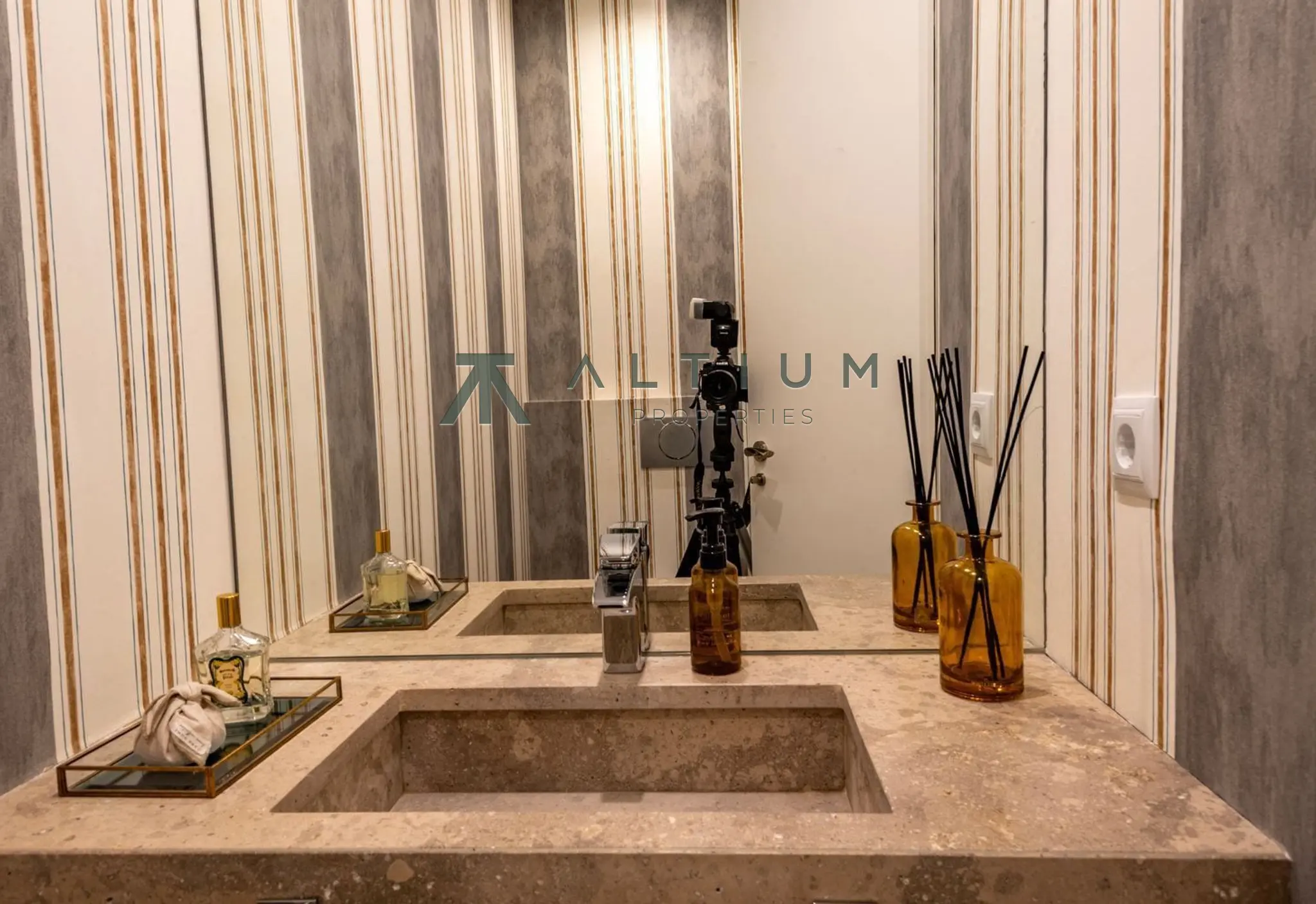 Interior en Almagro — Elegancia residencial y espacios nobles en Almagro (20 de 20)