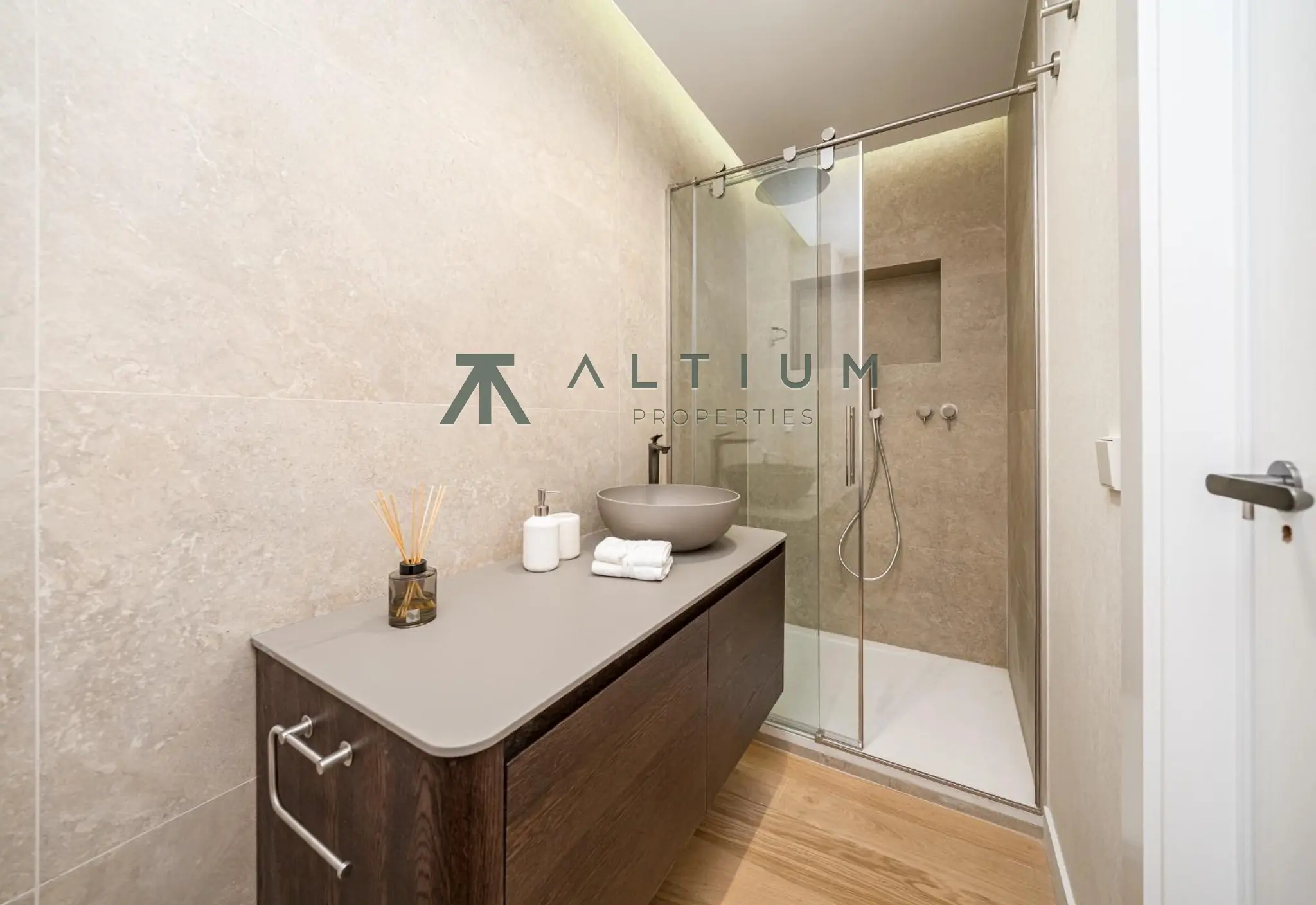 Tres suites, terraza y una cuarta estancia flexible en Almagro