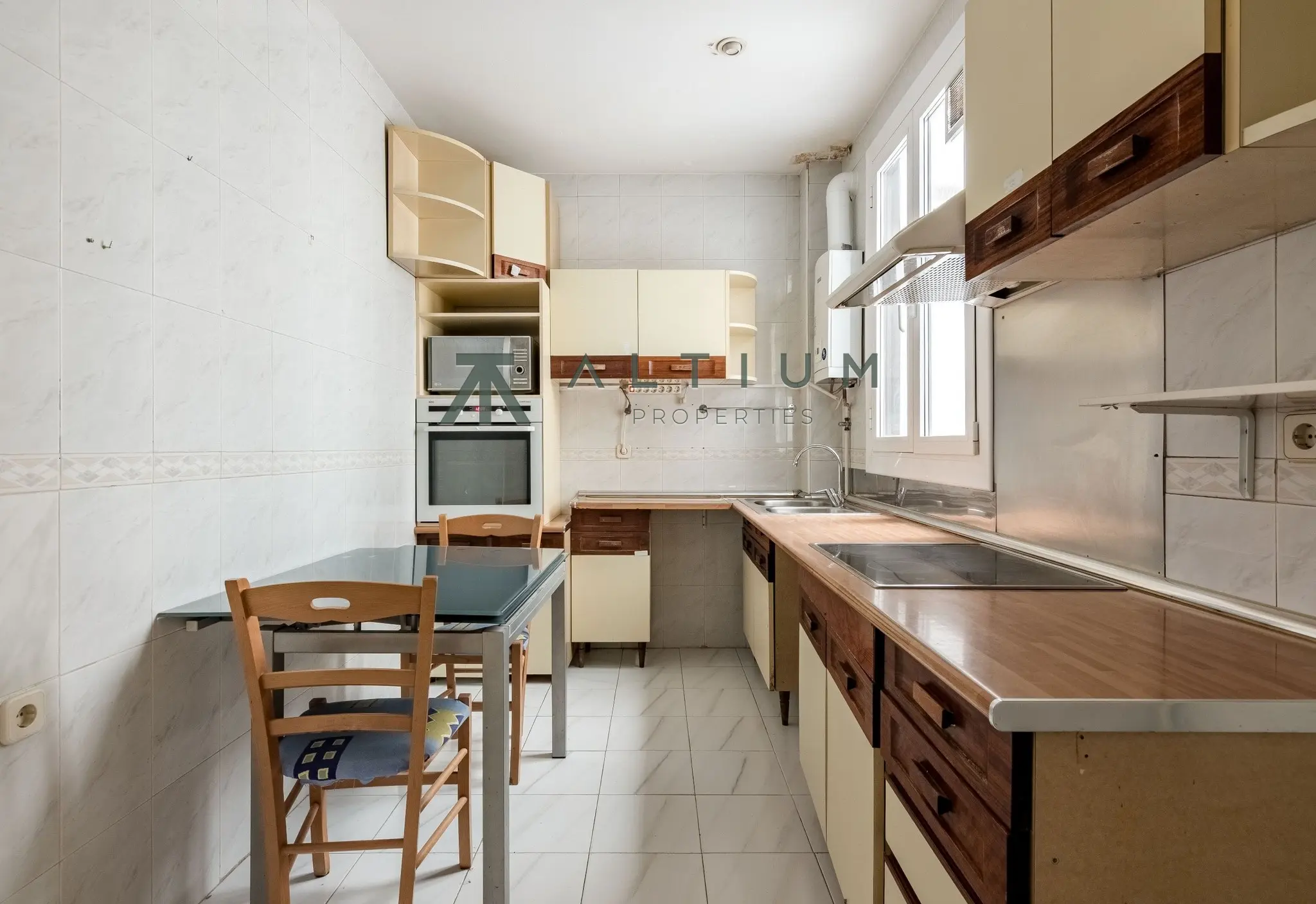 Mirador, calle arbolada y una casa por diseñar en Goya