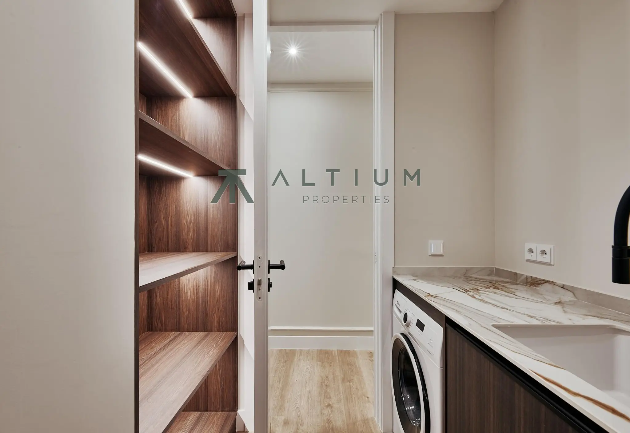 Interior en Castellana — Luz del suroeste sobre el Barrio de Salamanca (34 de 35)