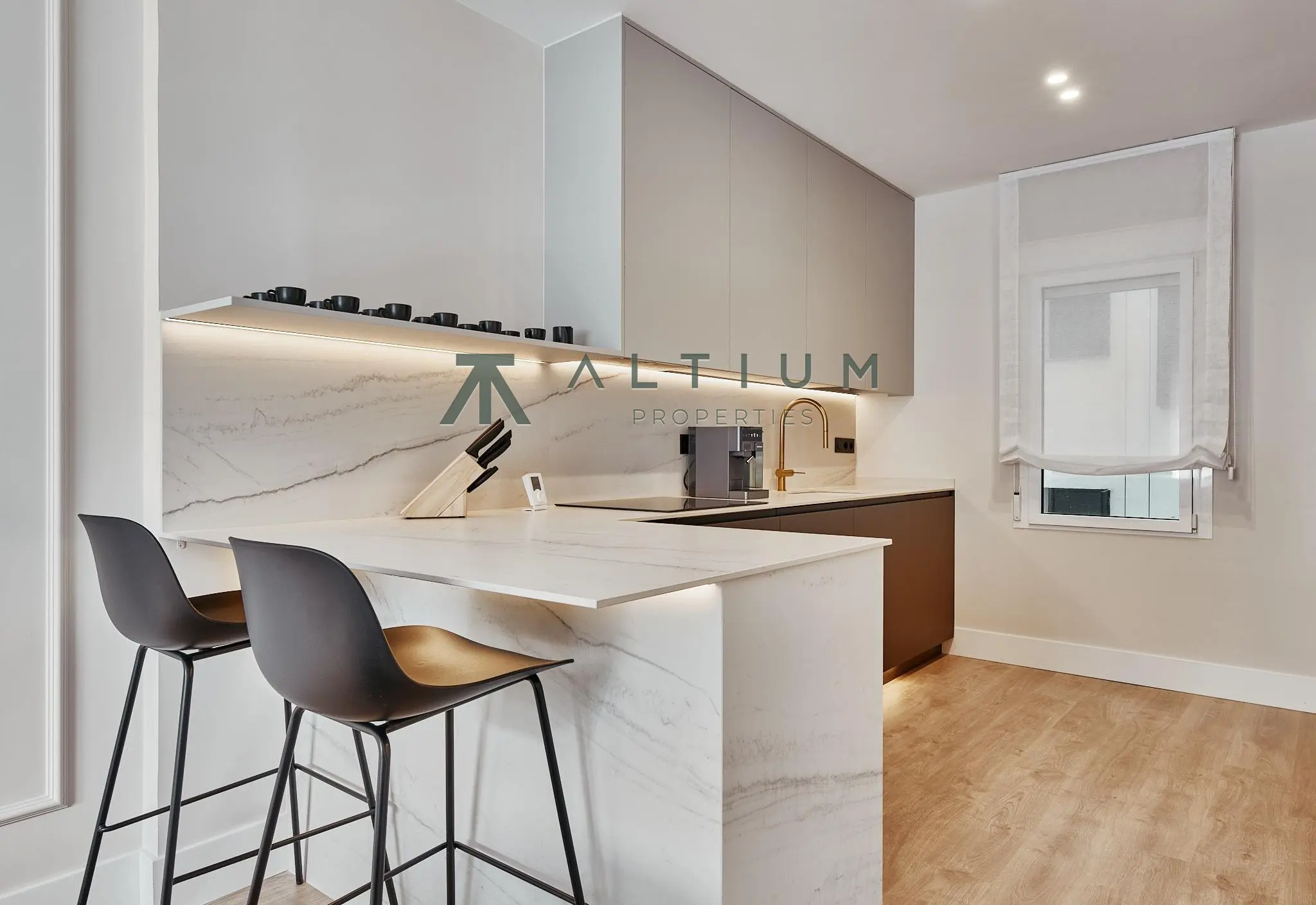 Tres suites en una casa pensada hacia dentro
