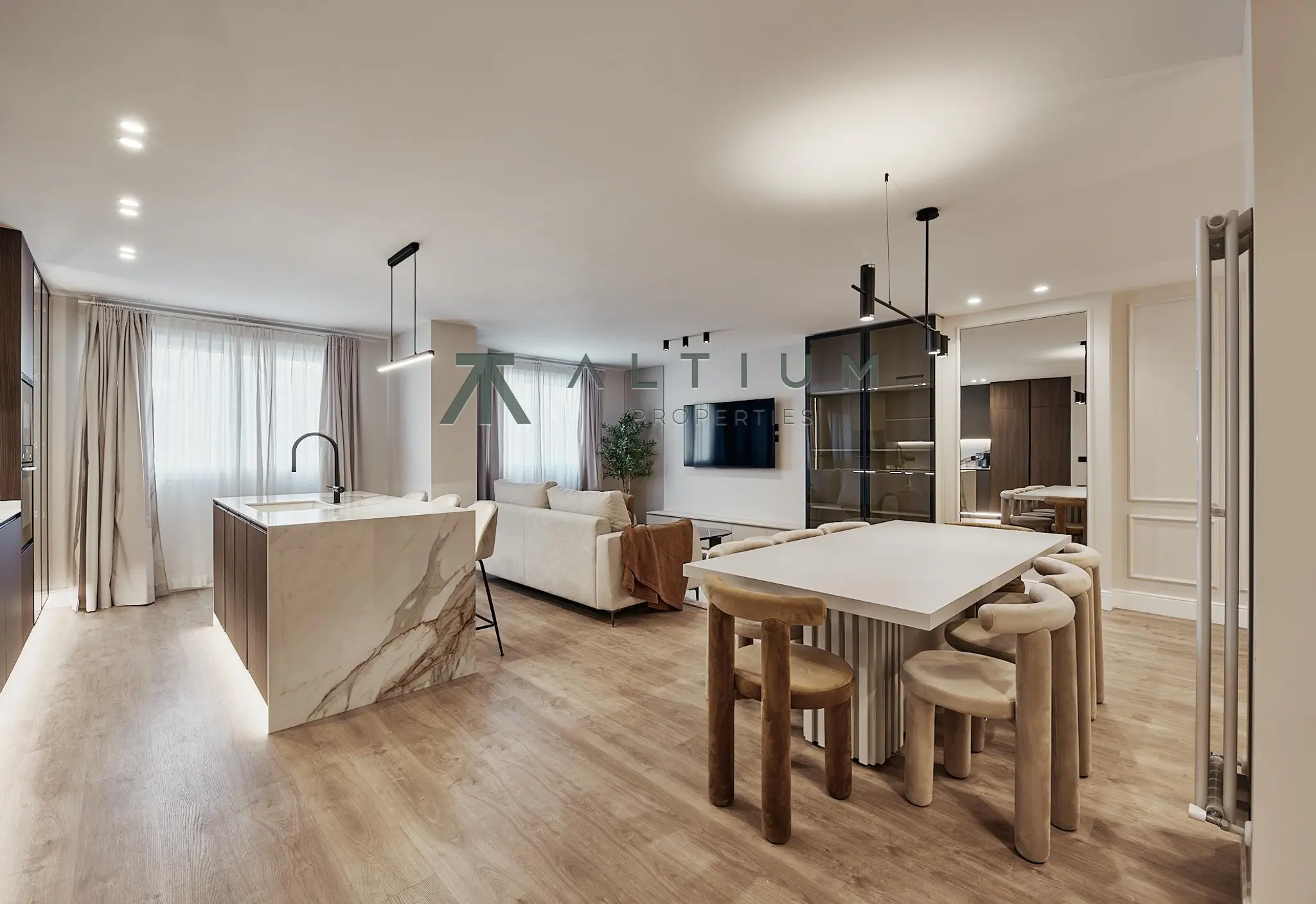 Piso de 3 dormitorios y 160 m2 en Barrio de Salamanca - Lista en venta — Garaje, trastero y luz sur en Lista