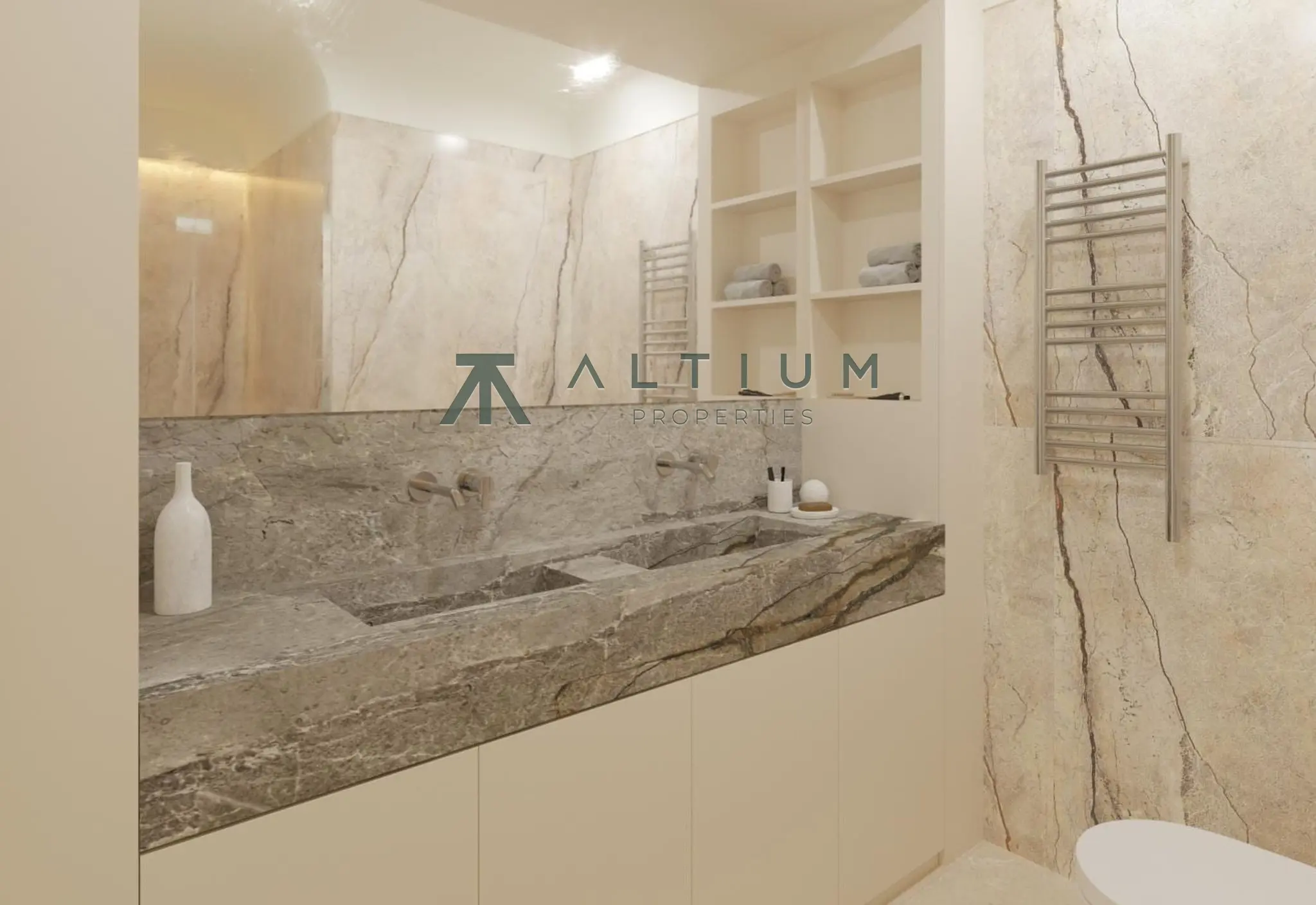 A terrace and grand proportions in the heart of the Golden Mile