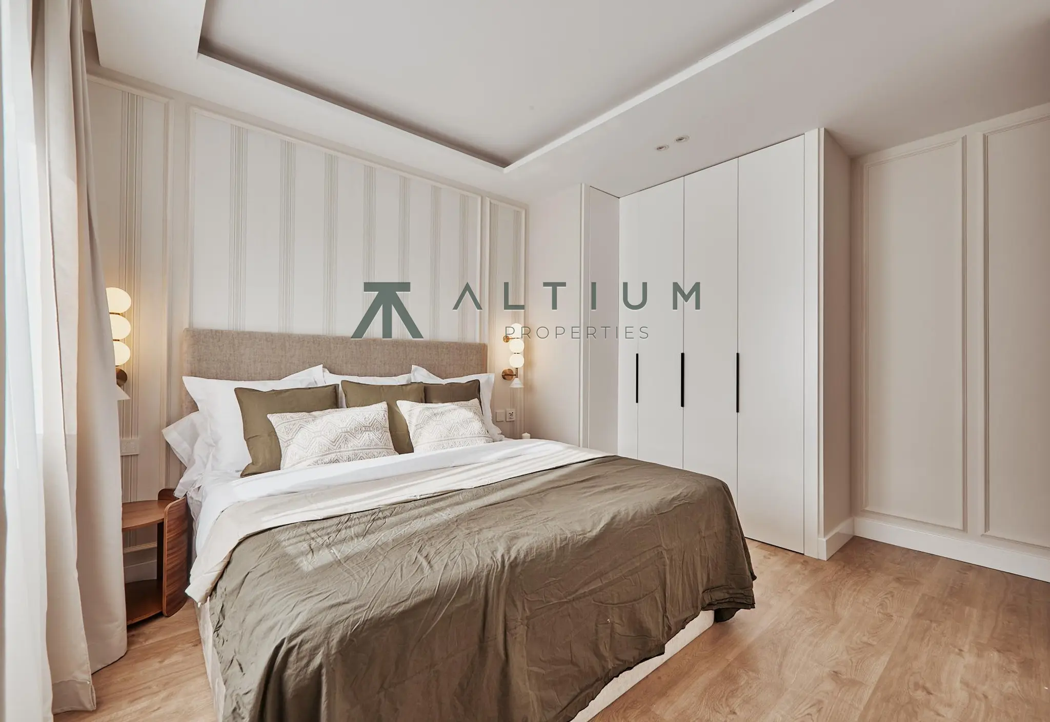 A serene contemporary fourth-floor home in Lista
