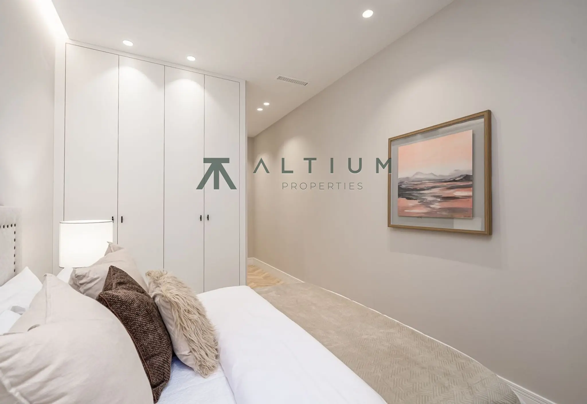 Interior en Almagro — Garaje, privacidad y calma residencial en Almagro (15 de 24)