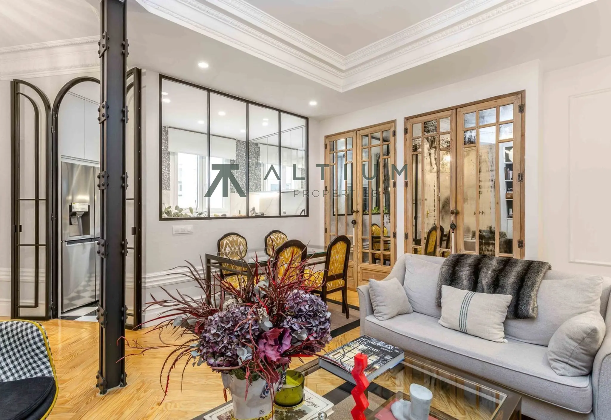 Piso de 2 dormitorios y 104 m2 en Barrio de Salamanca - Goya en venta — Finca clásica y elegancia serena en Goya