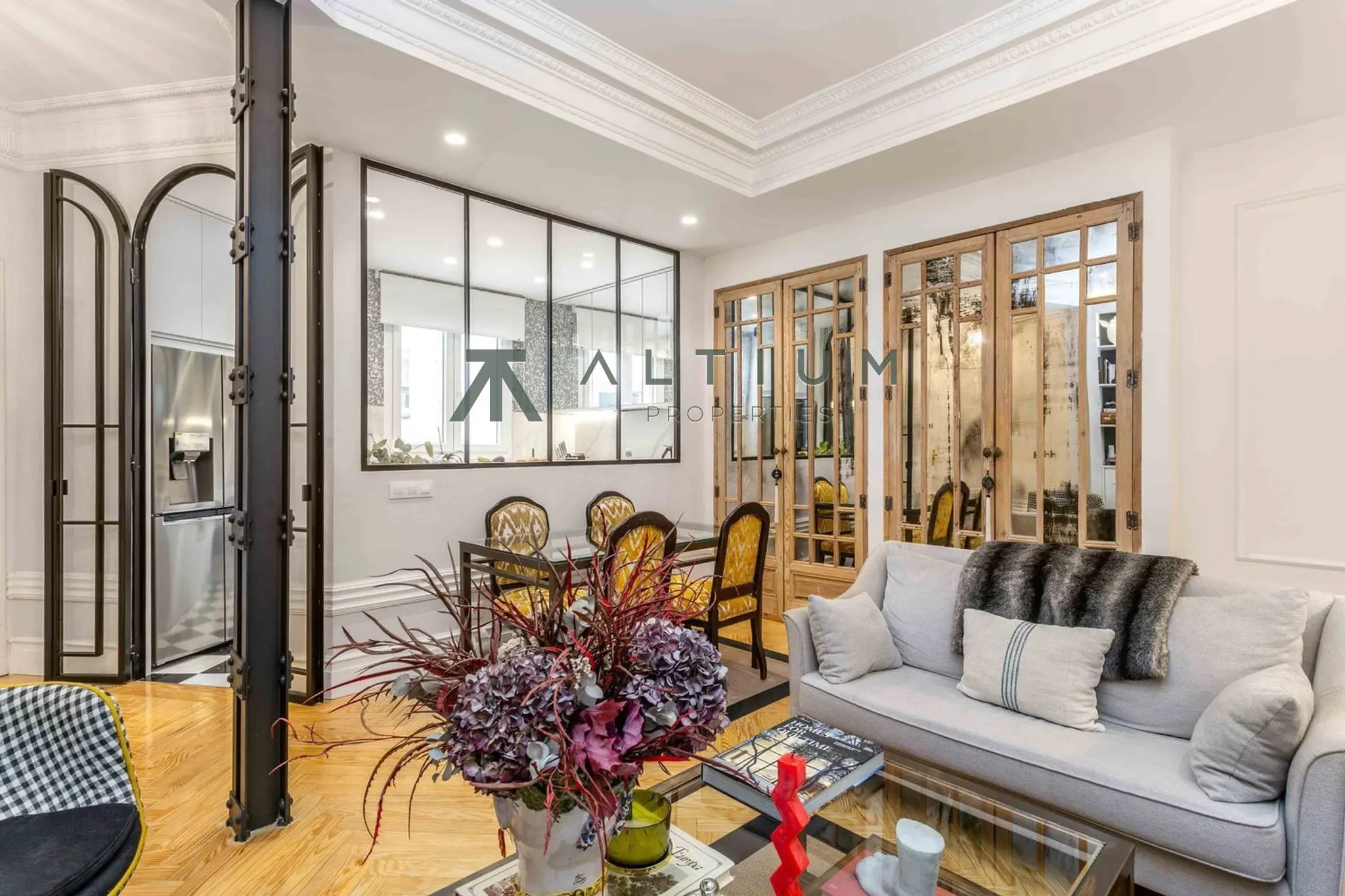 Piso de 2 dormitorios y 104 m2 en Barrio de Salamanca - Goya en venta — Finca clásica y elegancia serena en Goya