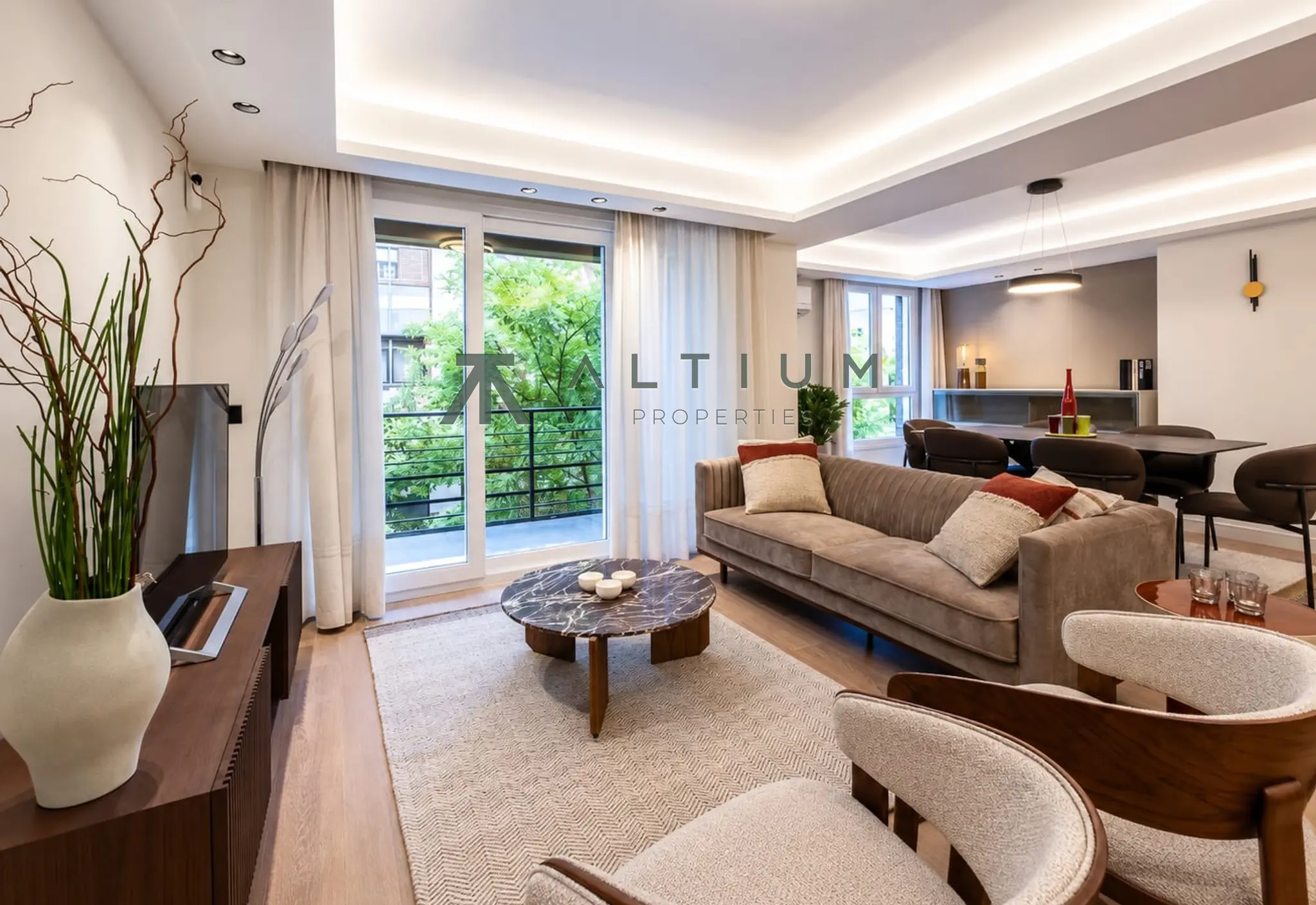A fully exterior-facing home with a terrace in Goya