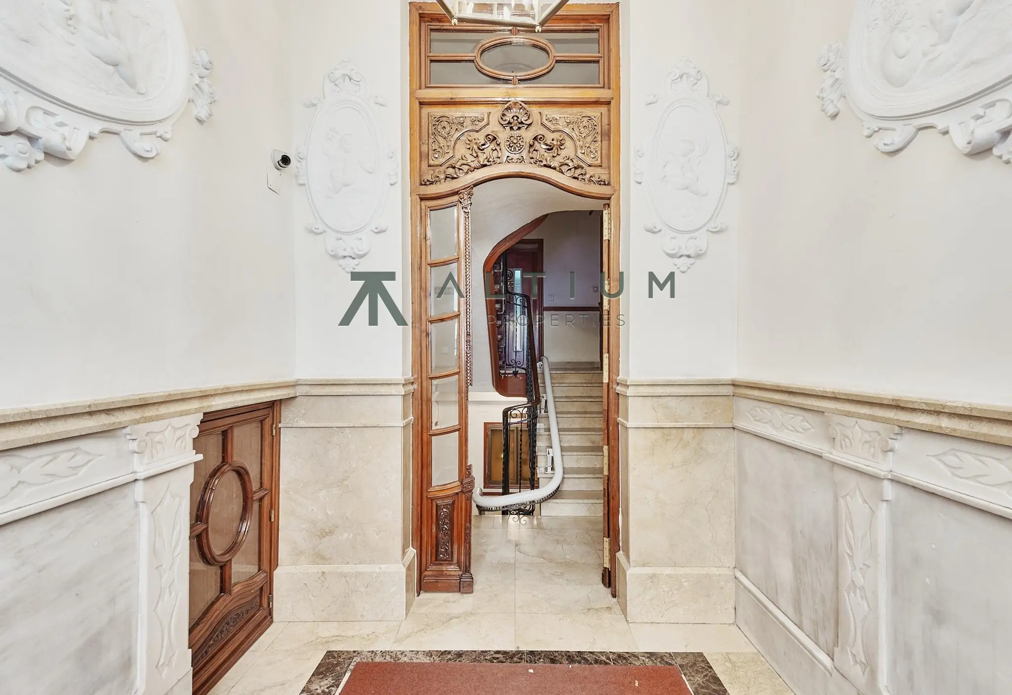 Arquitectura de 1920 e interior contemporáneo en Gaztambide