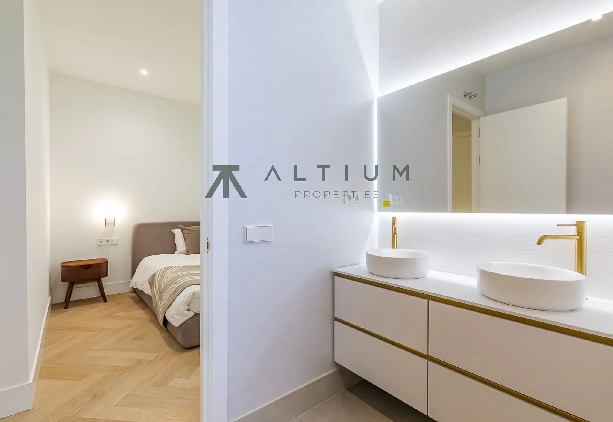 Interior en Malasaña — Amplitud y vida cultural en Universidad (48 de 49)